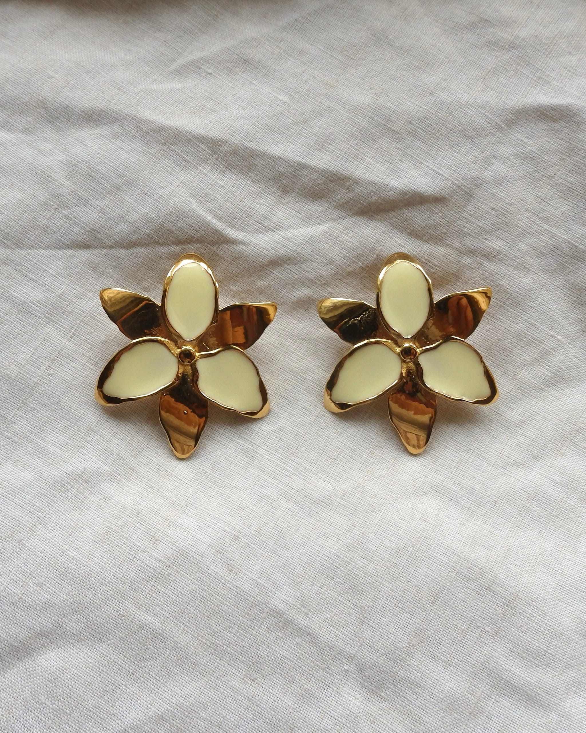 Squeeze-London-Oversized-Statement-Flower-Cocktail-Twins-Earrings-Cream-Enamel-Gold-Vermeil