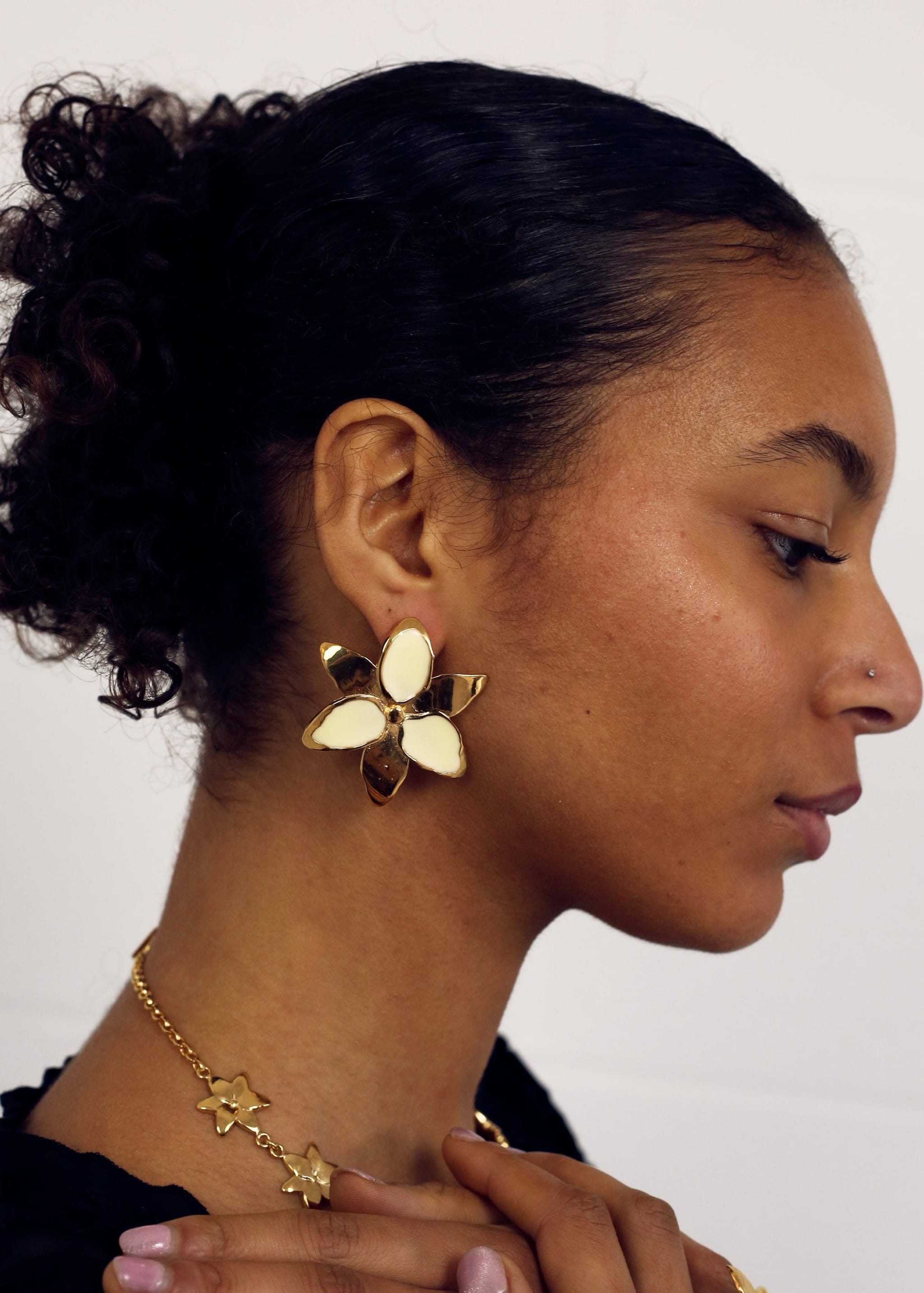 Squeeze-London-Oversized-Statement-Flower-Cocktail-Twins-Earrings-Cream-Enamel-Gold-Vermeil