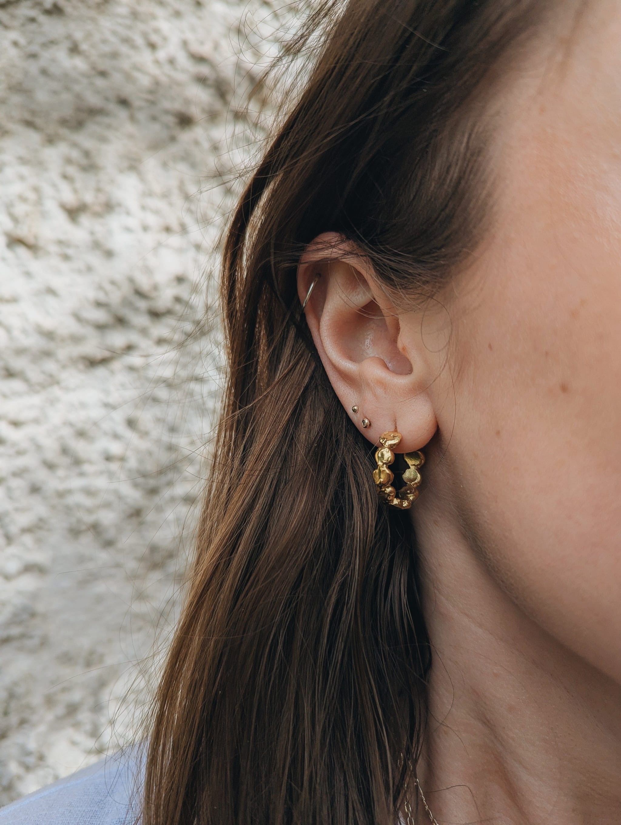 Milly-Maunder-Cova-mini-Pebble-Circle-Medium-Hoops-Wavey-wavy-Irregular-Rustic-18ct-Gold-Plated-Earrings-Hoop