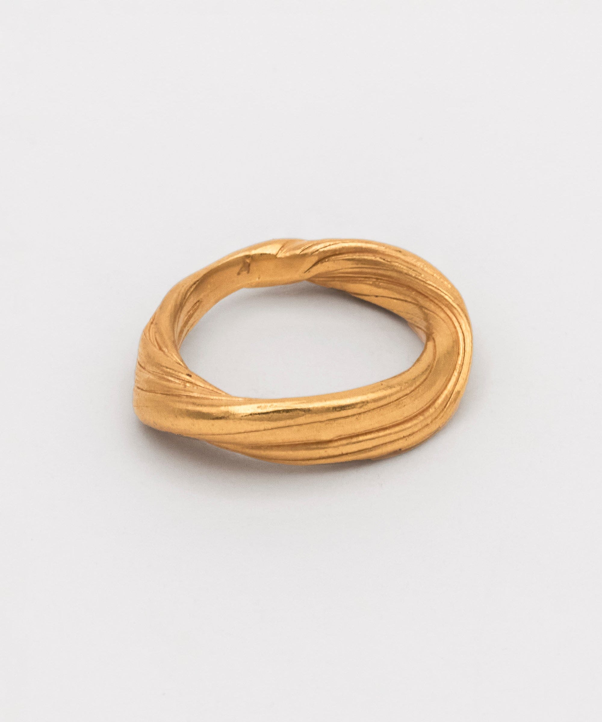 Carolina-de-Barros-Sterling-Silver-Gold-Plated-18ct-Sculptural-twisted-Cumaru-ring