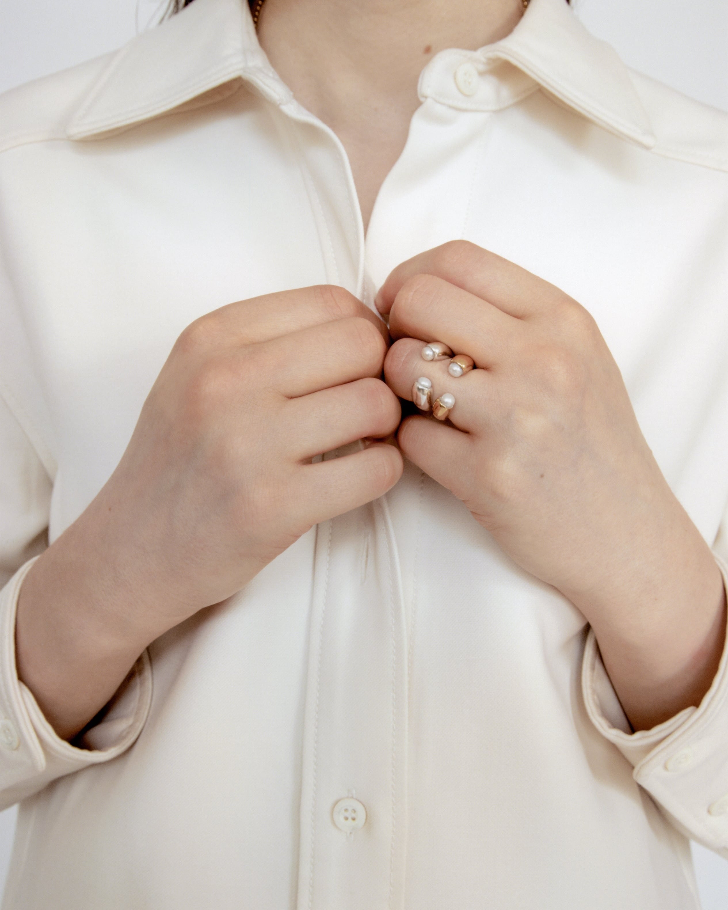 Carolina-De-Barros-Gold Plated-Sterling-Silver-Pearl-Oversized-Statement-Cocktail-Encontro-Ring