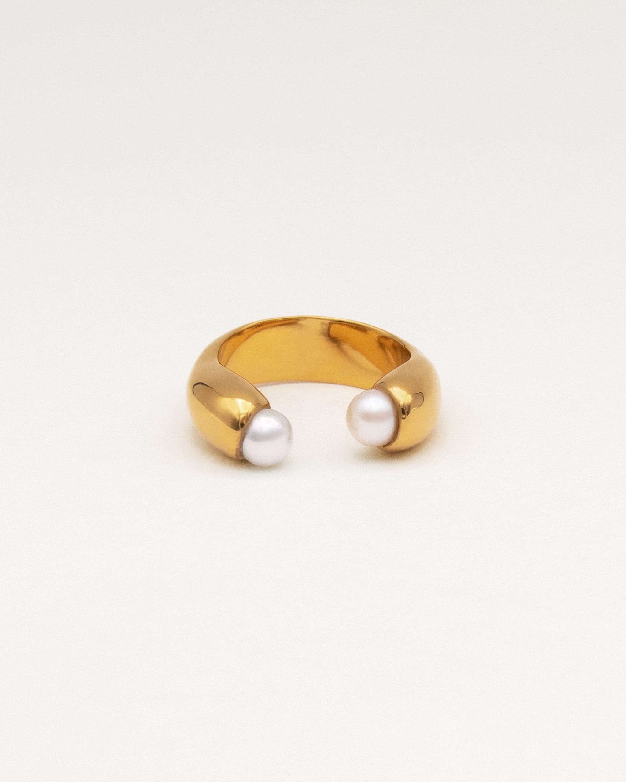 Carolina-De-Barros-Gold Plated-Sterling-Silver-Pearl-Oversized-Statement-Cocktail-Encontro-Ring