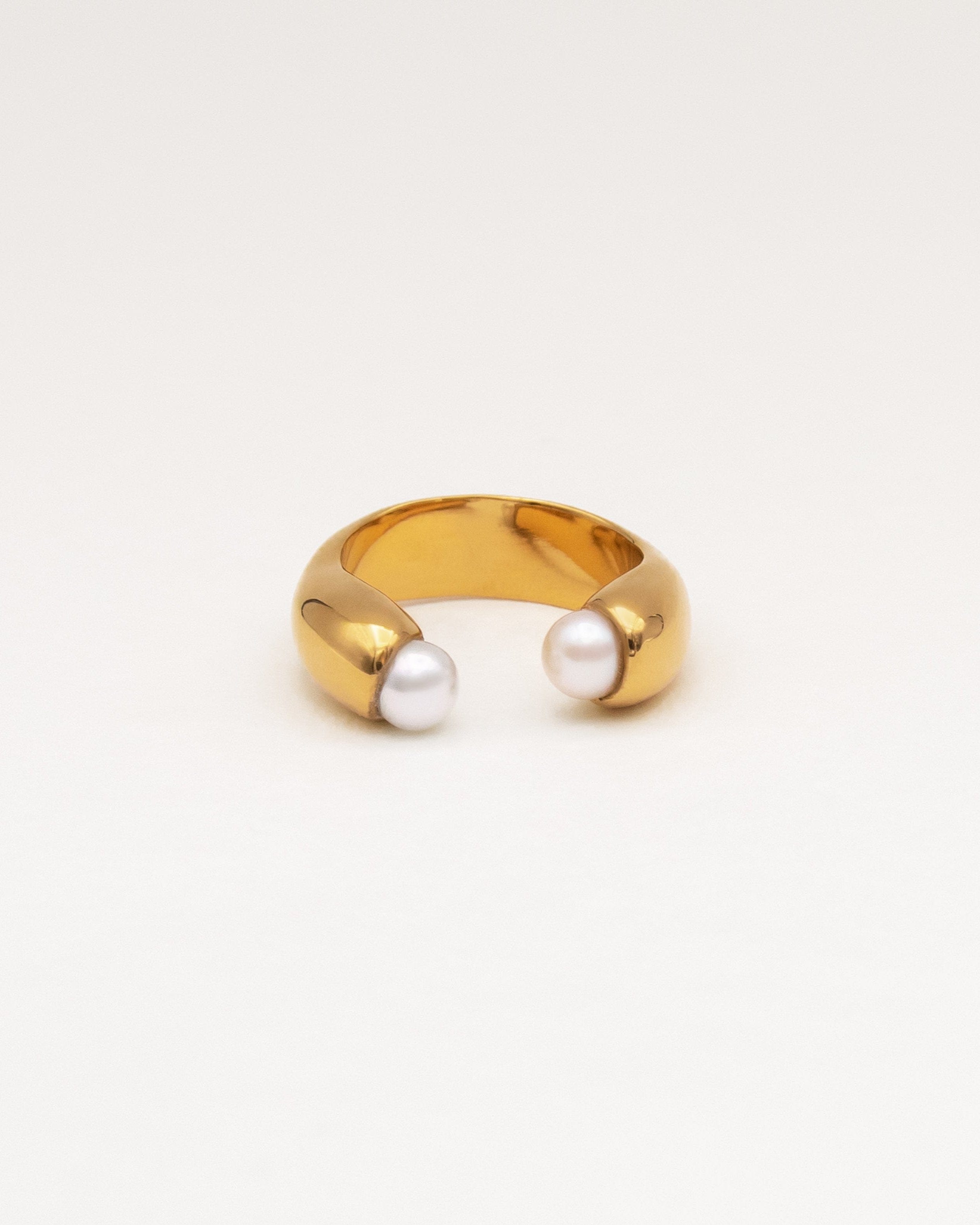 Carolina-De-Barros-Gold Plated-Sterling-Silver-Pearl-Oversized-Statement-Cocktail-Encontro-Ring