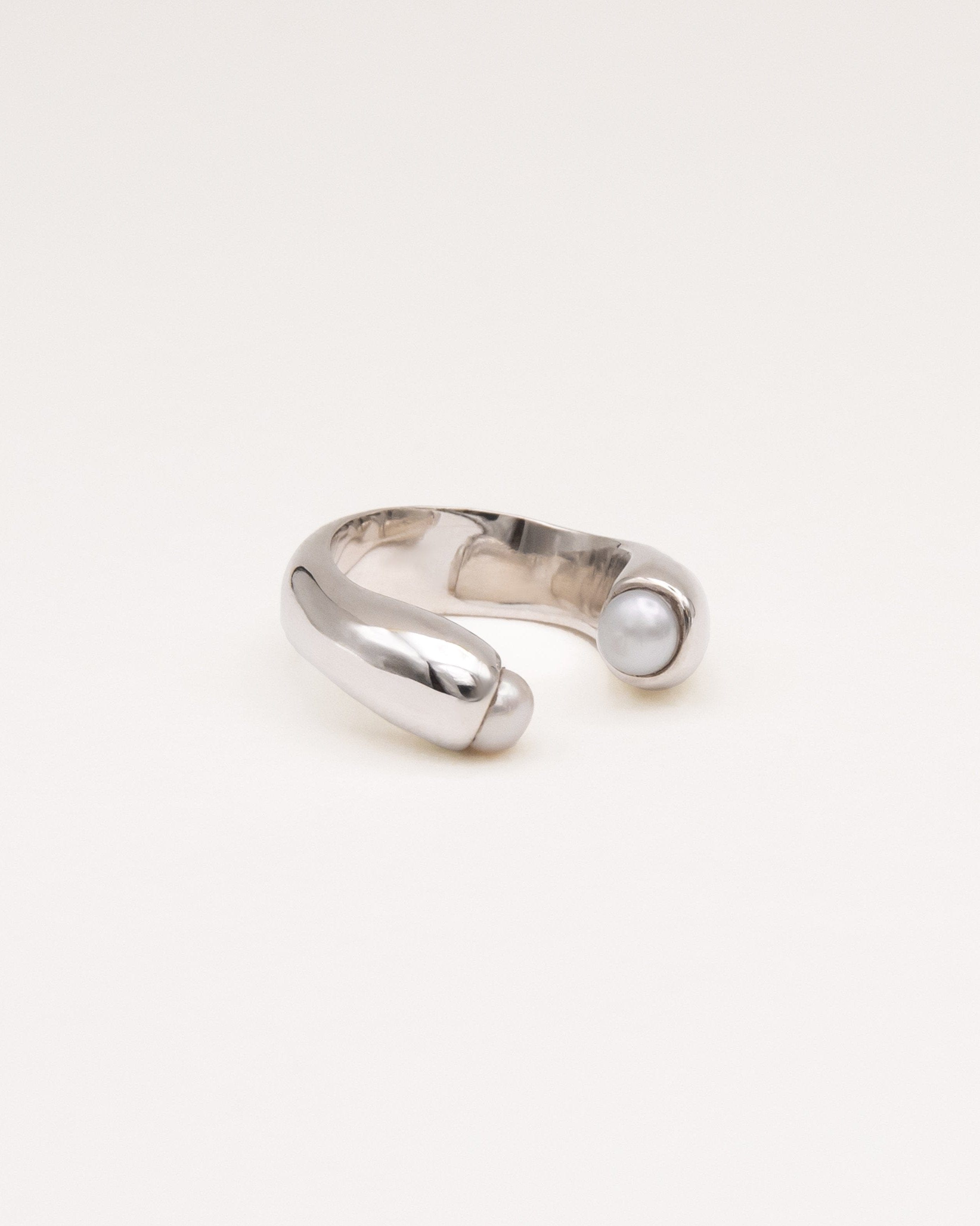 Carolina-De-Barros-Gold Plated-Sterling-Silver-Pearl-Oversized-Statement-Cocktail-Encontro-Ring