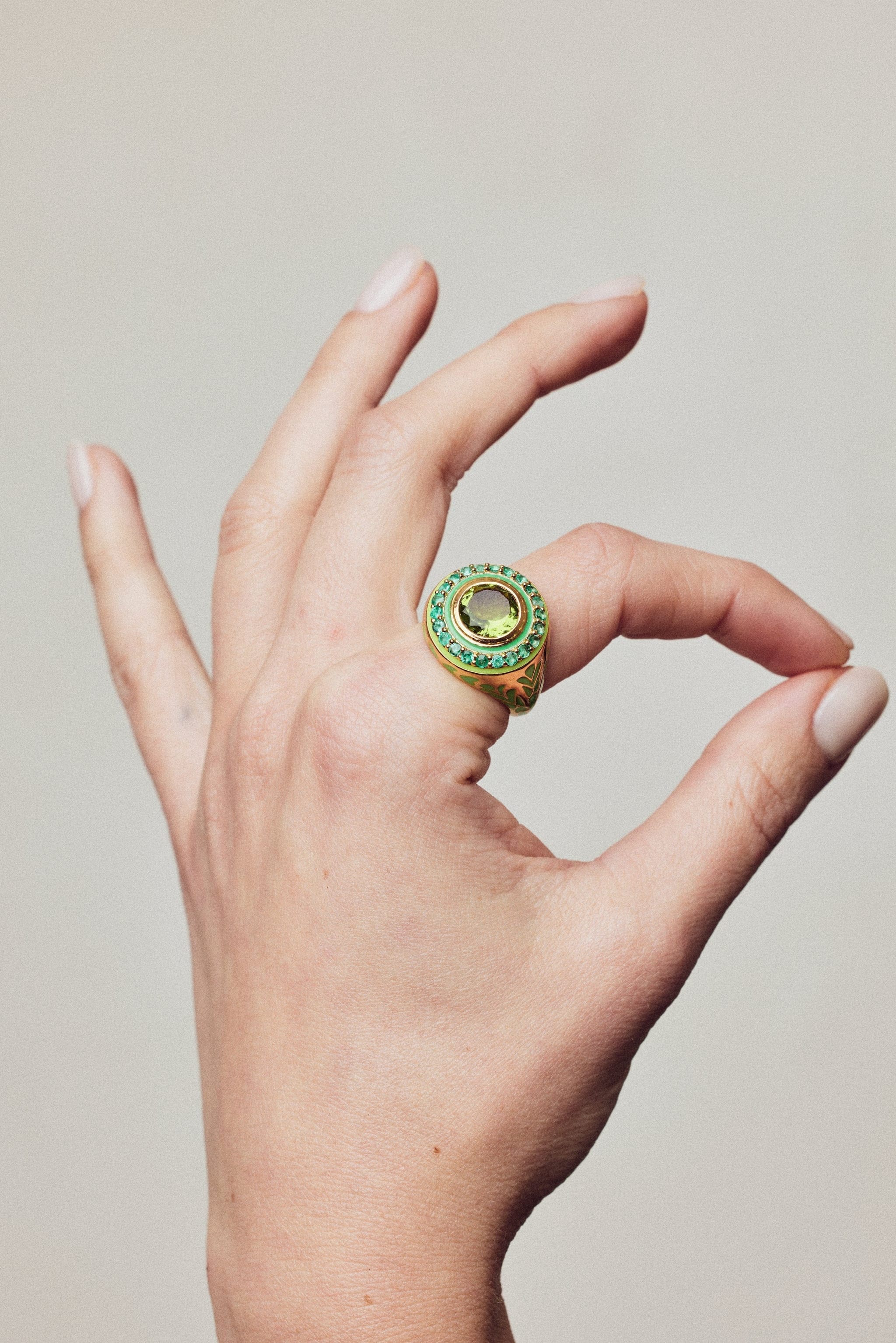 Apres-Youth-Firework-statement-ring-green-peridot-emerald-enamel-gold-vermeil