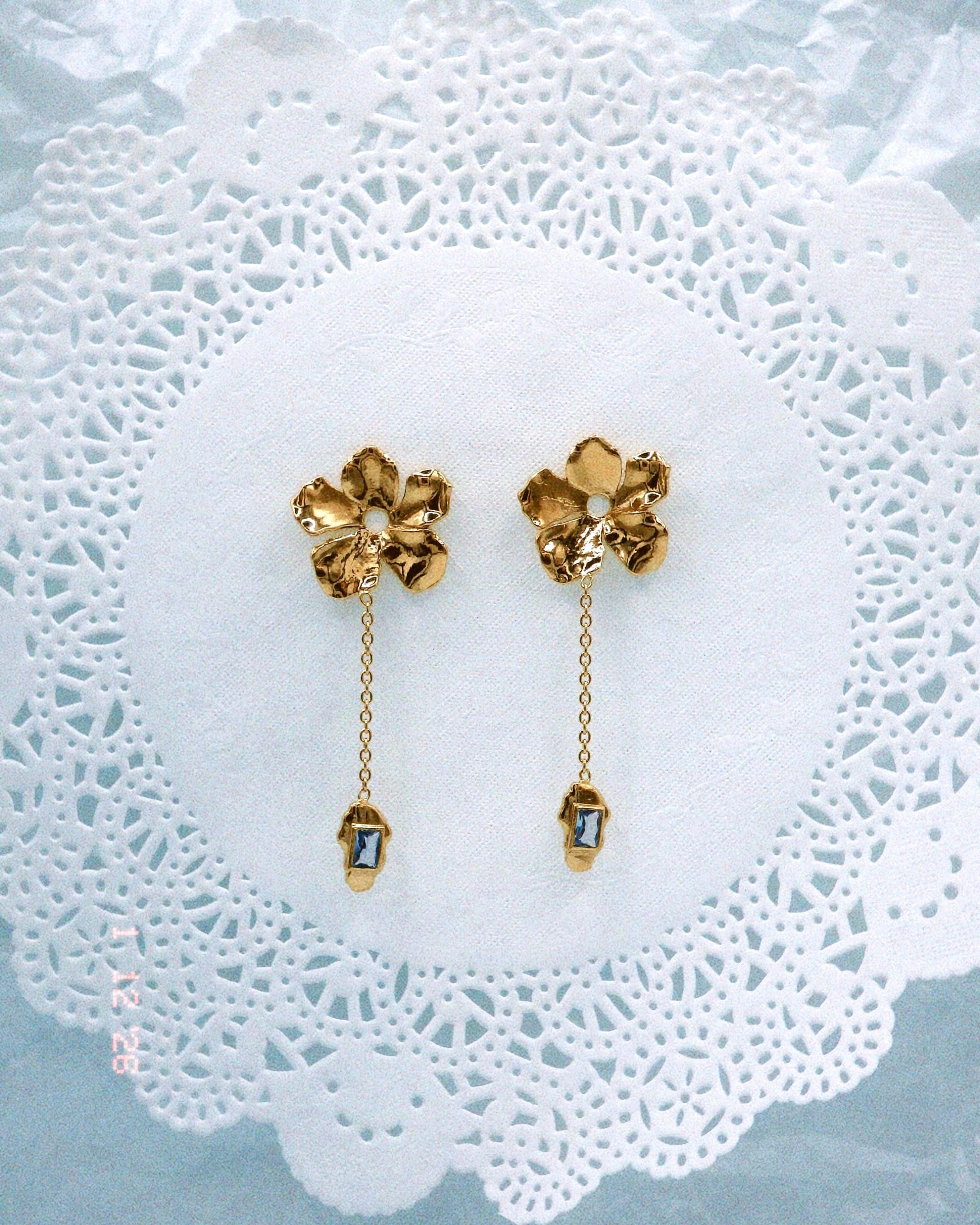 Squeeze-Jewellery-Forget-Me-Not Earrings-Statement-Oversized-Flower-Drop-Blue-Gemstone-chain-earrings-aquamarine-topaz