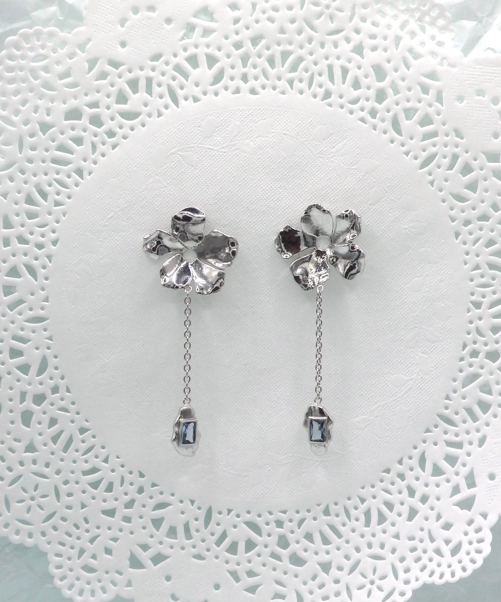 Squeeze-Jewellery-Forget-Me-Not Earrings-Statement-Oversized-Flower-Drop-Blue-Gemstone-chain-earrings-aquamarine-topaz-Gold-Silver