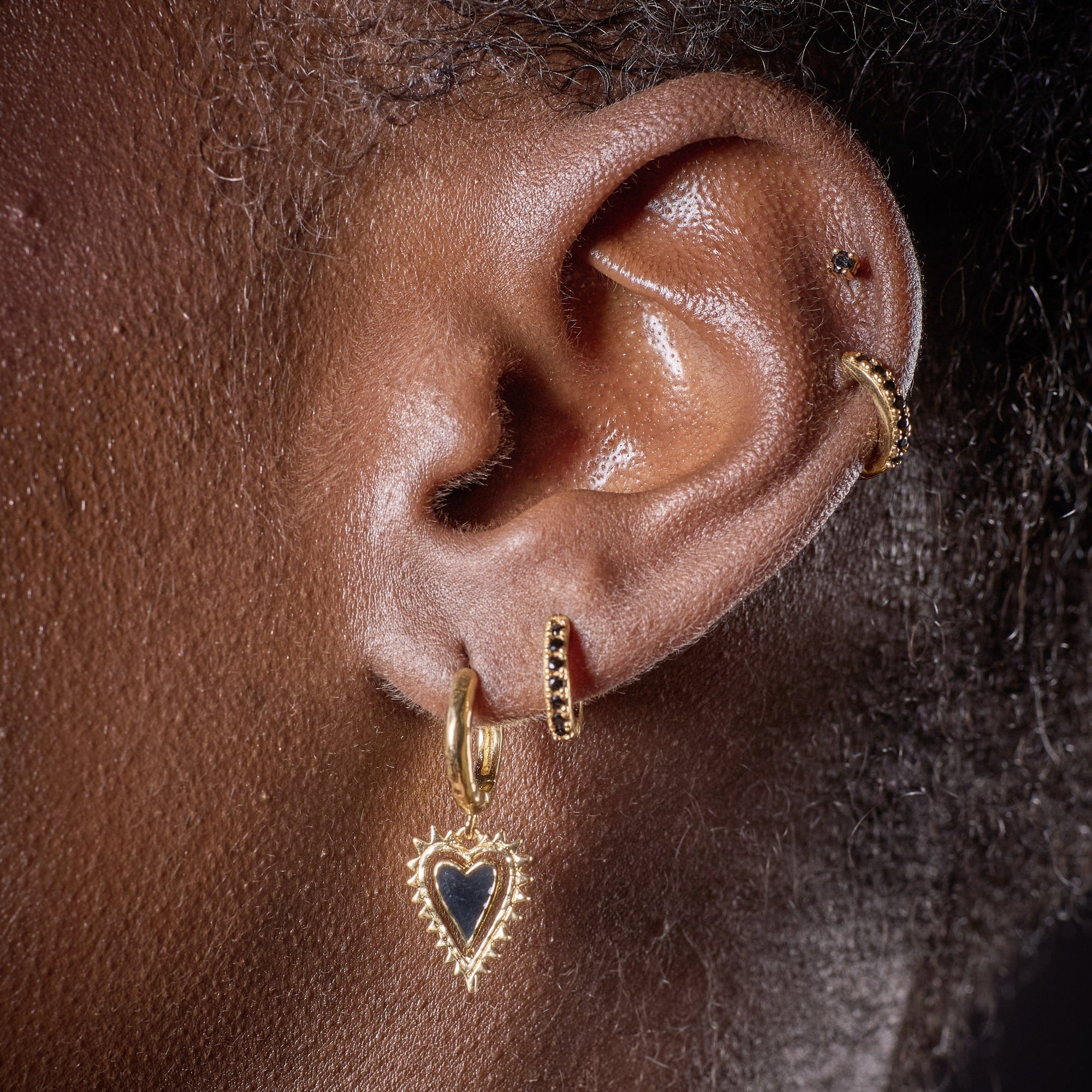 scream-pretty-gold-and-black-enamel-gothic-heart-charm-pendant-hoops-hoop-earrings-vintage-victorian
