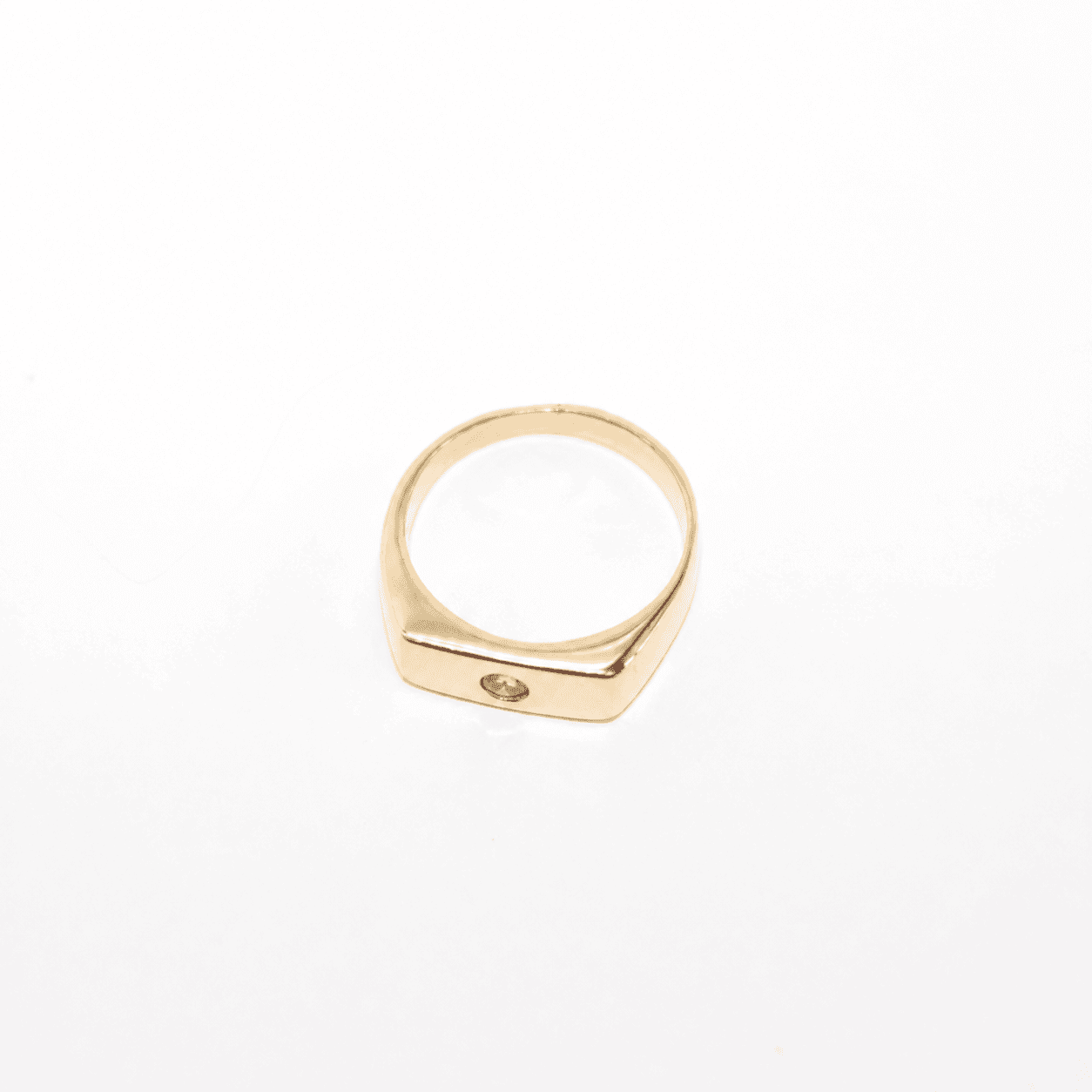 Blume-Jewellery-Single-Stone-Chunky-Rectangle-Signet=Ring-9-Carat-Solid-Gold-Yellow-classic-gemstone-Peridot-Garnet-Aquamarine-Citrine-Amethyst-pinky-ring-cool-modern-everyday-timeless