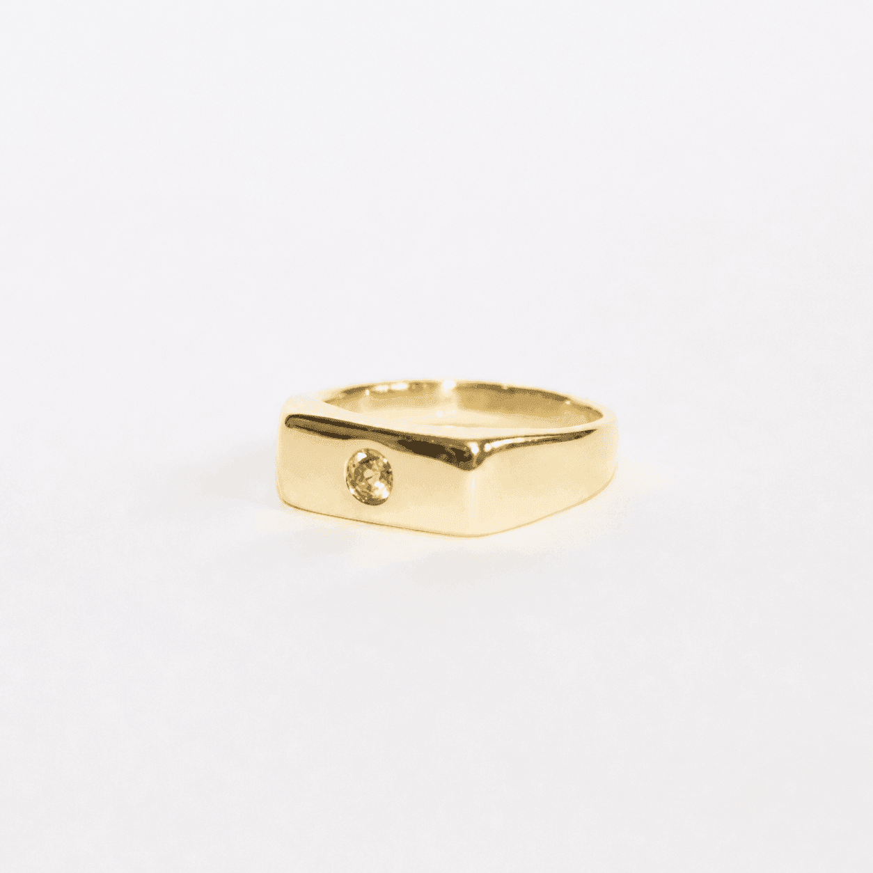 Blume-Jewellery-Single-Stone-Chunky-Rectangle-Signet=Ring-9-Carat-Solid-Gold-Yellow-classic-gemstone-Peridot-Garnet-Aquamarine-Citrine-Amethyst-pinky-ring-cool-modern-everyday-timeless