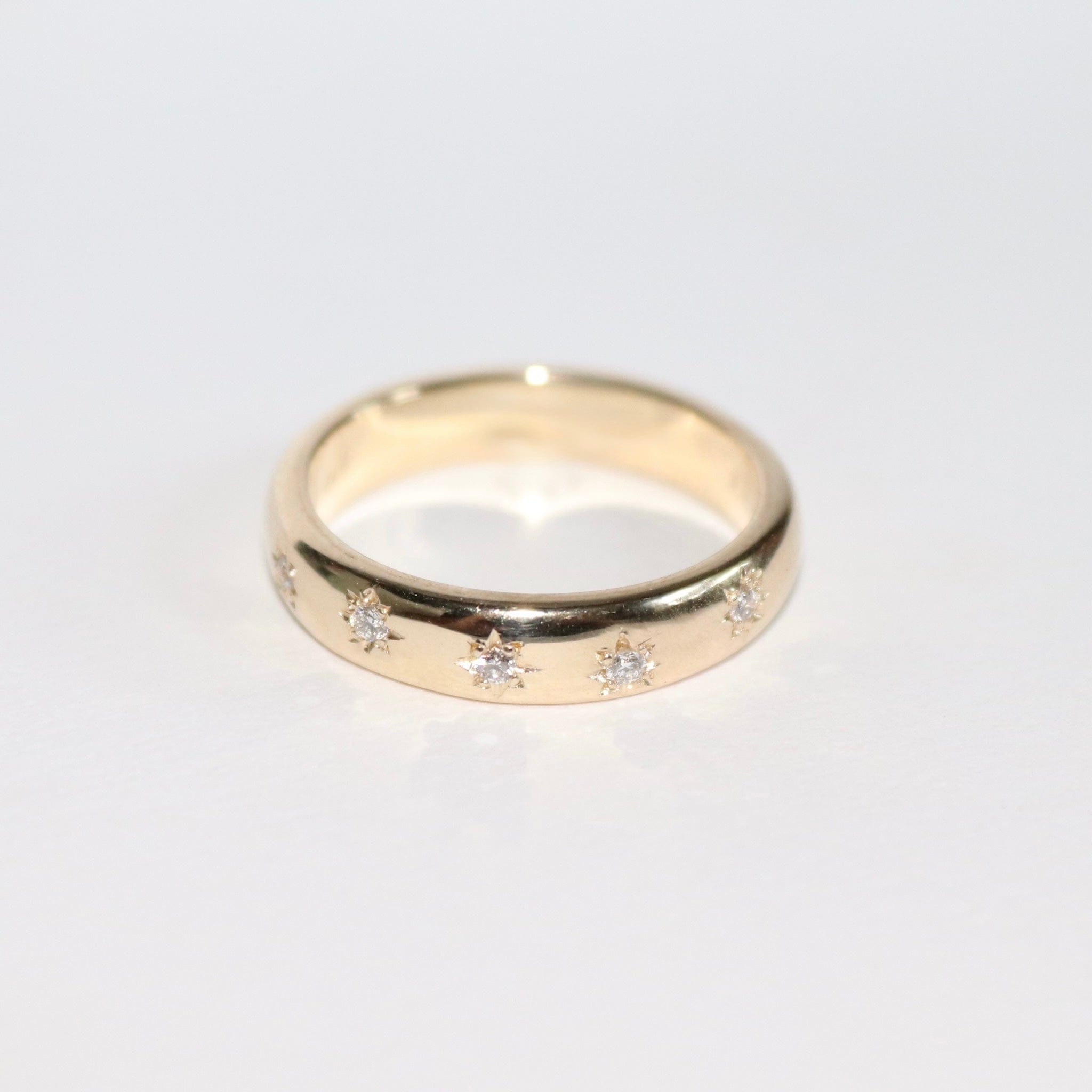 Blume-Jewellery-9-carat-9ct-Solid-Yellow-Gold-Star-Set-Lab-Diamond-Ring-Band-Wedding-Band-Stars-five-stones-cool-effortless-everyday-sparkle-modern-heirloom-keepskae-stacking-jewellery-handmade-uk