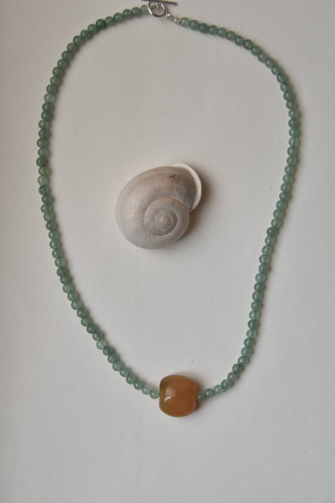 Kan-Studio-Indira-necklace-Lapis-Lazuli-Clear-Peach-Glass-Green-Aventurine-Delicate-Beaded-Pendant-Necklace-Contrasting-Colours-Summer-Jewellery-Beads-Bead-Cool-Boho-Style-Design