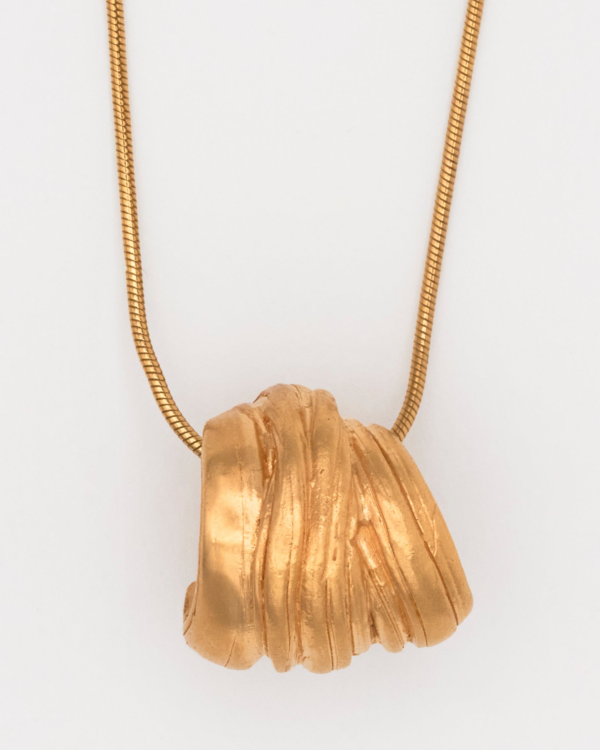 Carolina-De-Barros-IPE_Snake-Chain-Pendant-NECKLACE-GOLD-PLated-Sterling-Silver