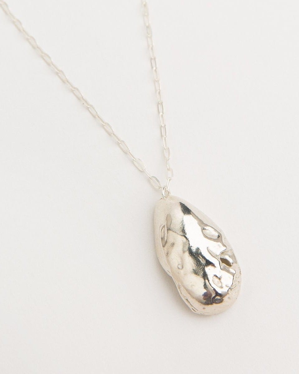 Carolina-de-Barros-Drop-Oval-Shell-Chain-Pendant-Necklace-Jumonia-Sterling-Silver-18ct-Gold-Plated