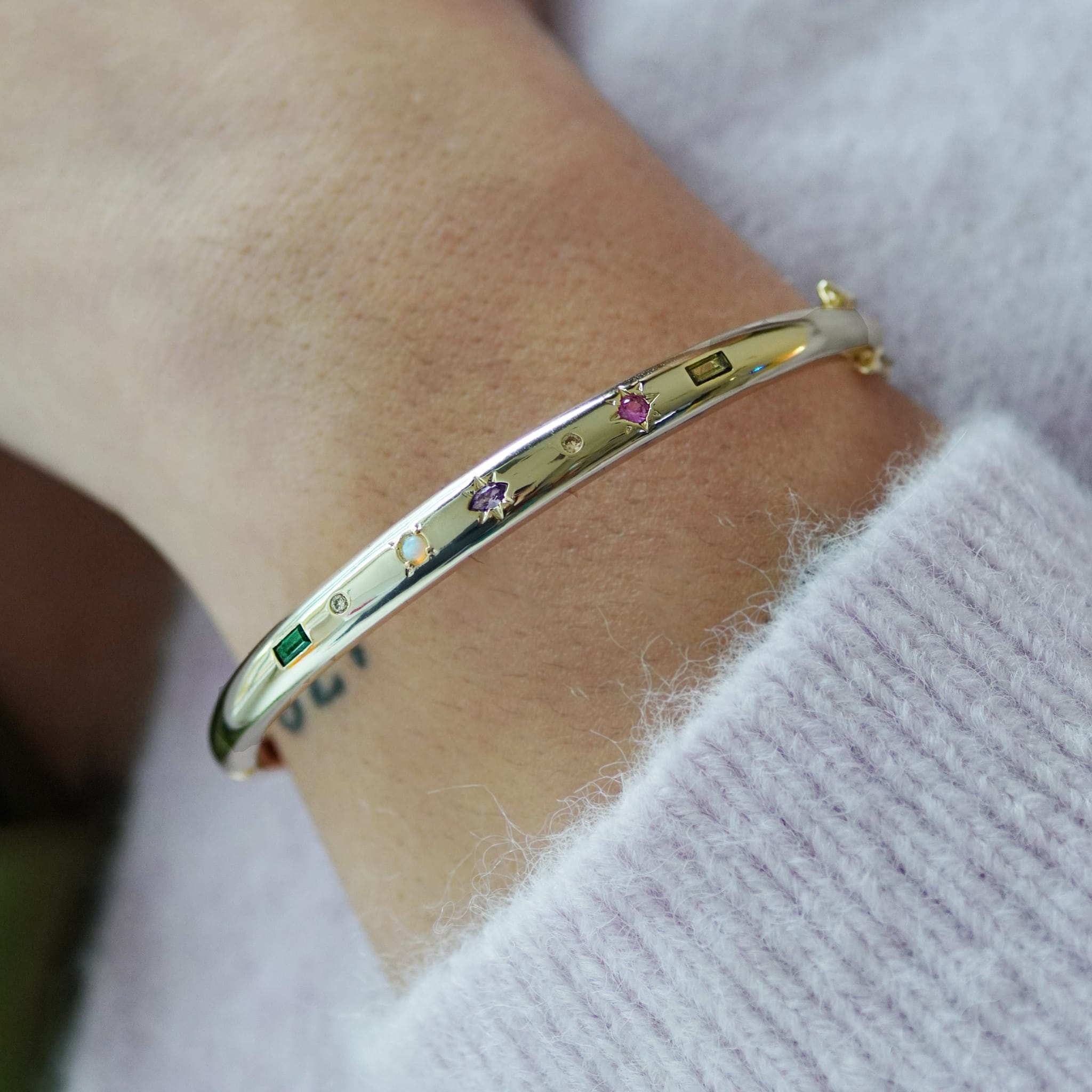 Junk-Jewels-Kaleidoscope-Multi-Coloured-Rainbow-Gemstone-Bangle-Bracelet-sleek-Gold