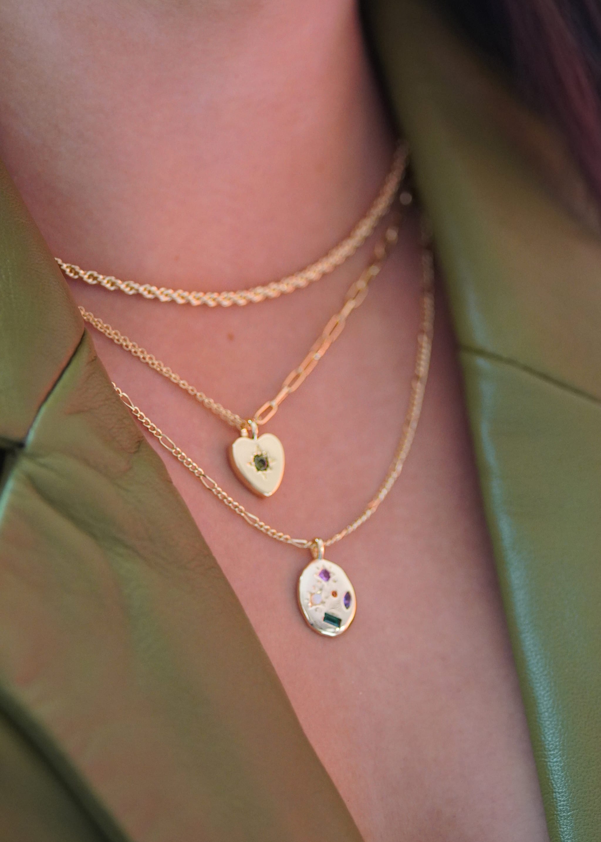 Junk-Jewels-Kaleidoscope-Gemstone-Multicoloured-Rainbow-Star-Pendant-Necklace-Gold-Figaro-Chain