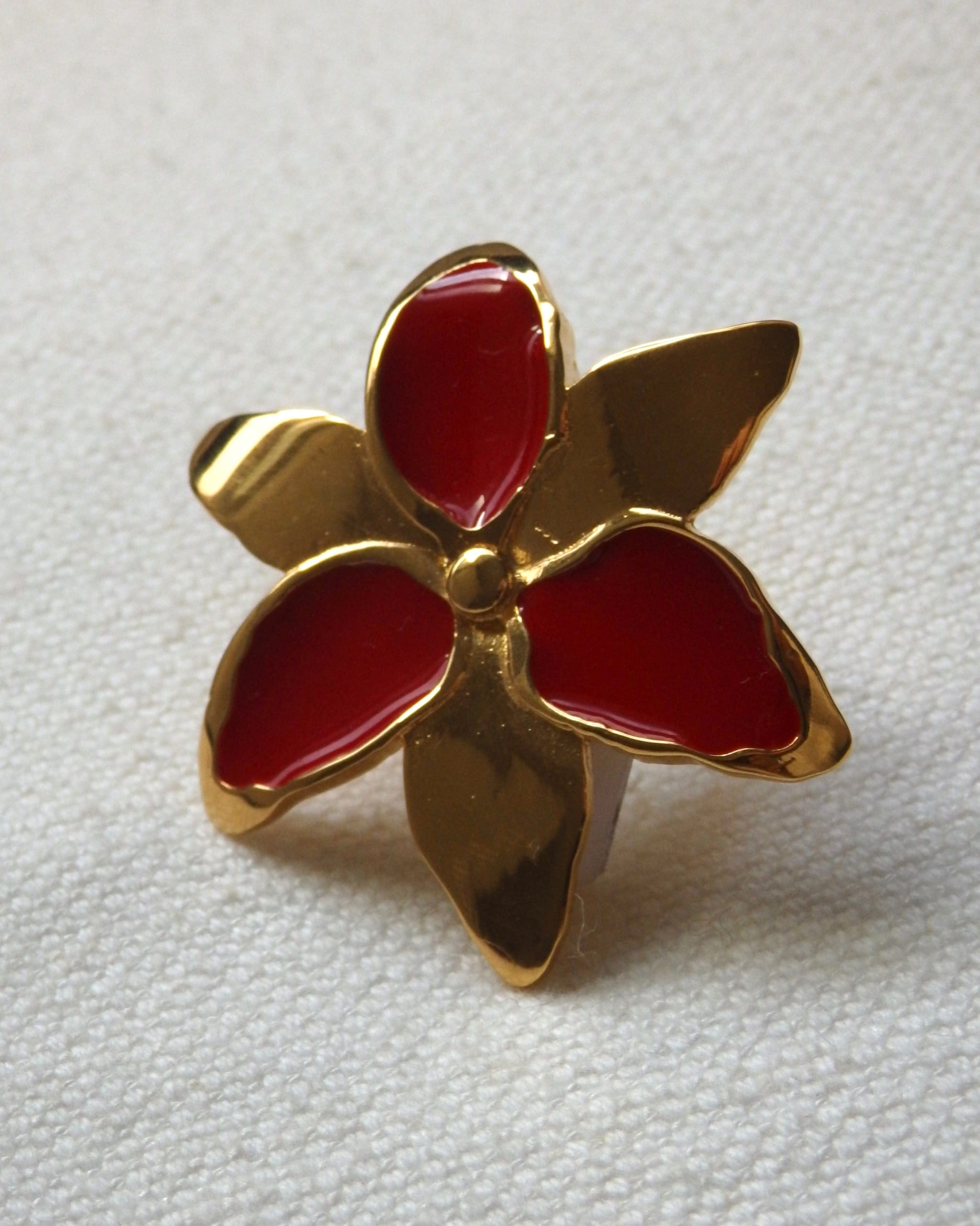 Squeeze-London-Little-Kiss-Statement-Flower-Cocktail-Ring-Ruby-Red-Gold-Vermeil