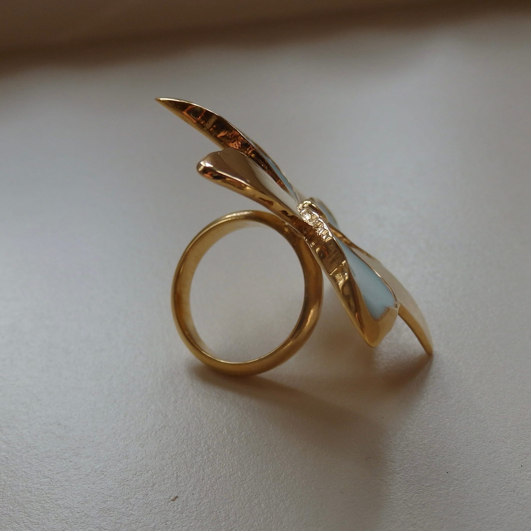 Squeeze-London-Little-Kiss-Cocktail-Flower-Ring-Gold-Vermeil-Sky-Blue-Enamel