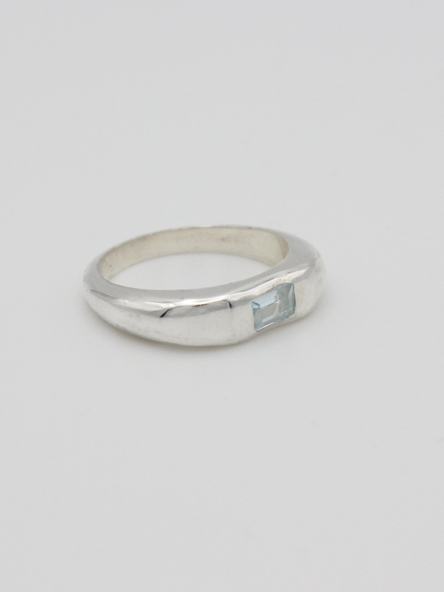 lumen-ring-keyes-sterling-silver-stacking-ring-band-blue-topaz-emerald-peridot-green-gemstone-stone-cool-handmade-london-bold-statement--GOLDEN-ShopGolden.co-Demifine-Jewellery-Destination-Contemporary-Curated-UK-Brands