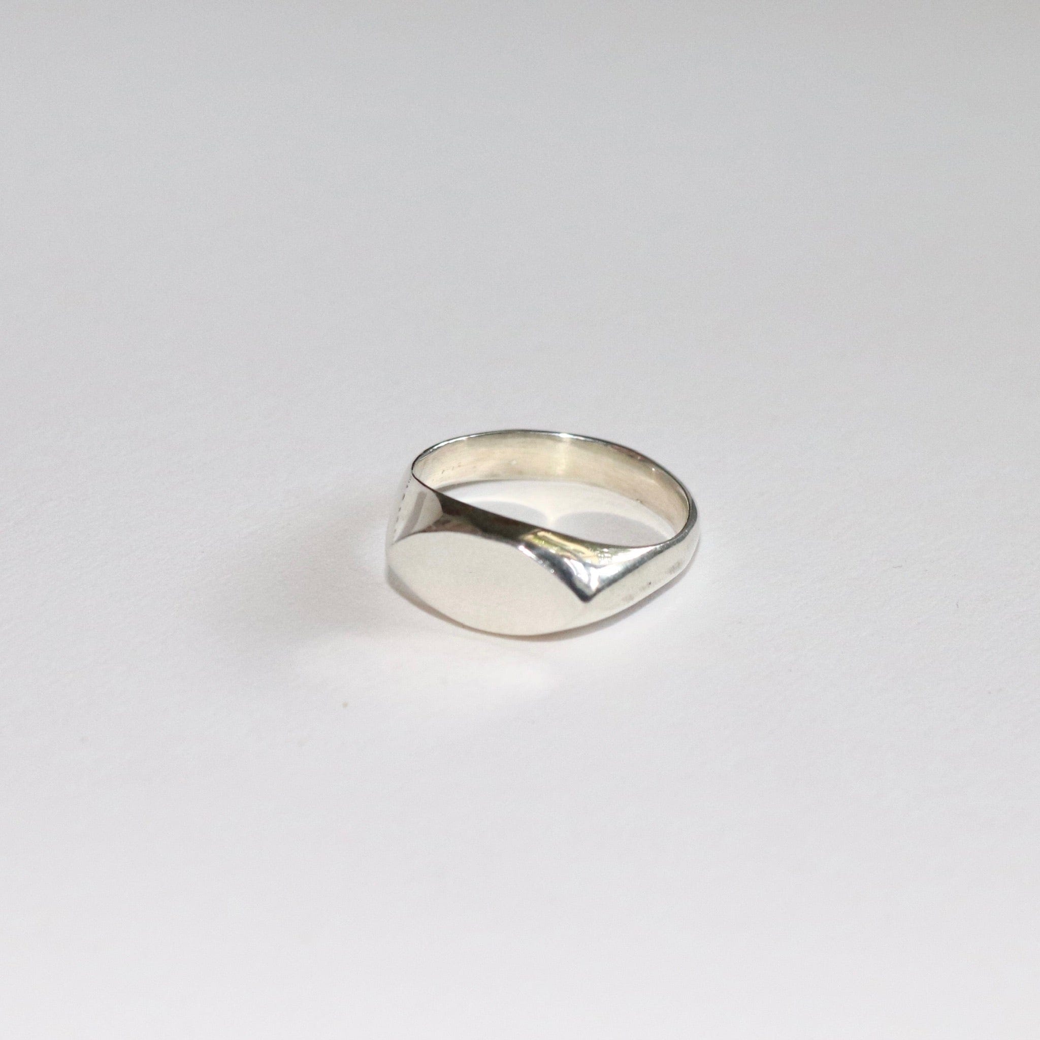Blume-Jewellery-Marquise-Signet-Ring-Chunky-Oval-Shaped-Classic-Timeless-Everyday-Staple-Pinky-Ring-Cool-Vintage-Handmade