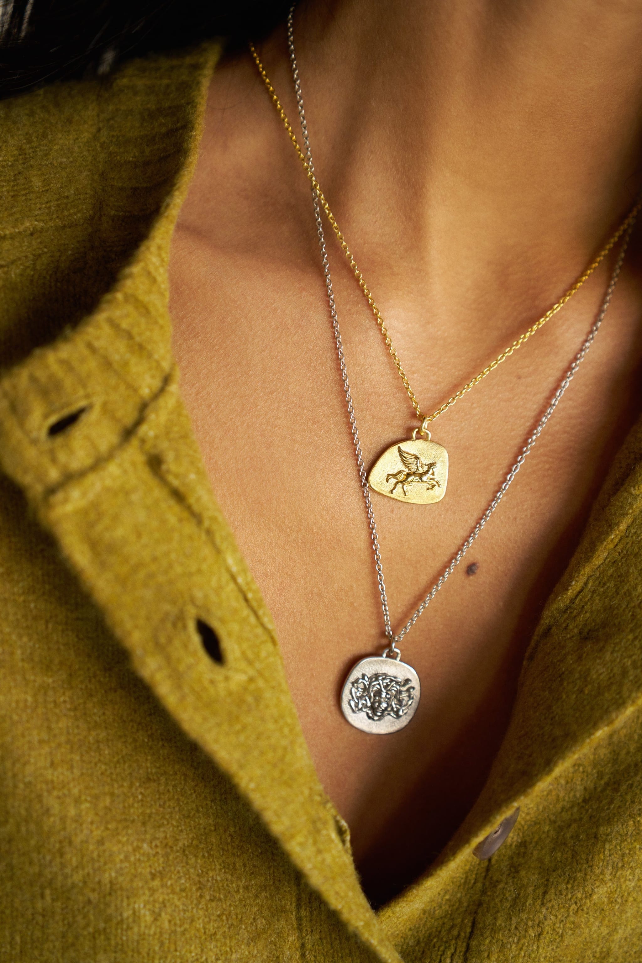 Medusa Necklace Silver - Golden