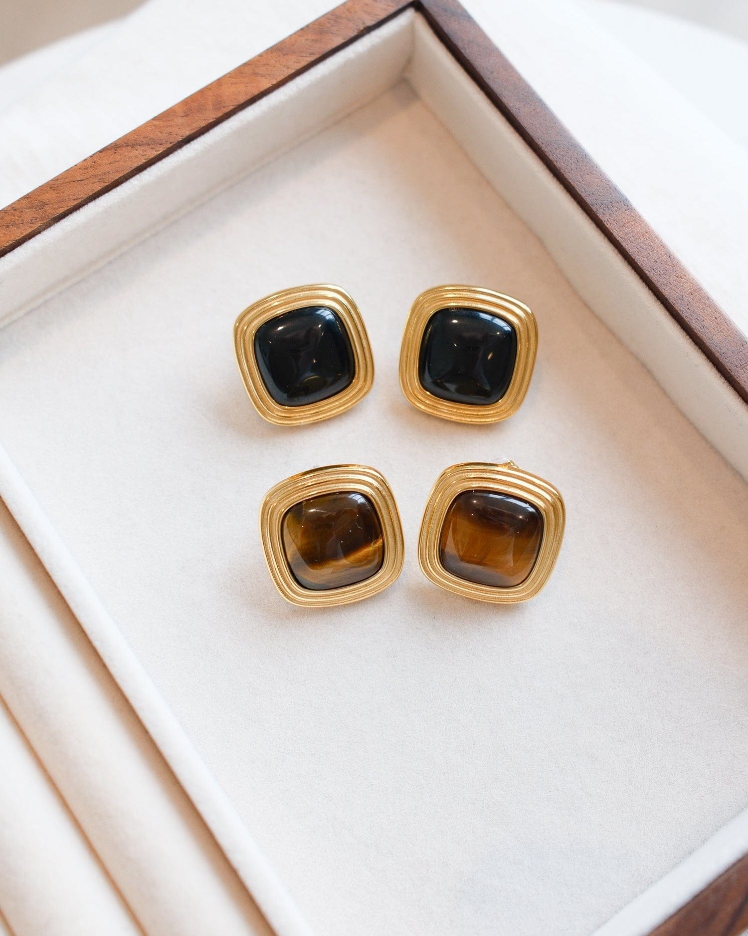 Midnight Luxe Ear Studs - Golden