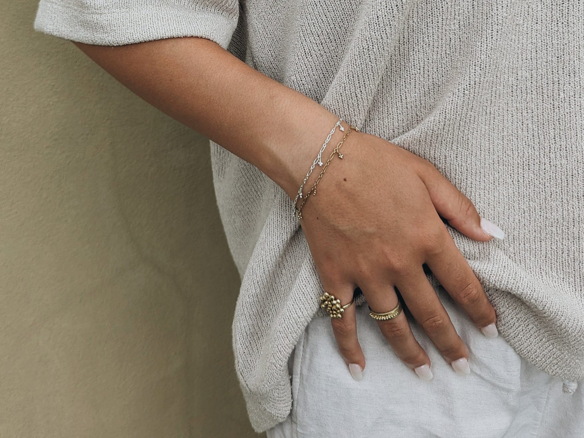 Milly-Maunder-Mini-Trio-Bubble-Clover-Charm-Bracelet-Gold-Plated-Chain-