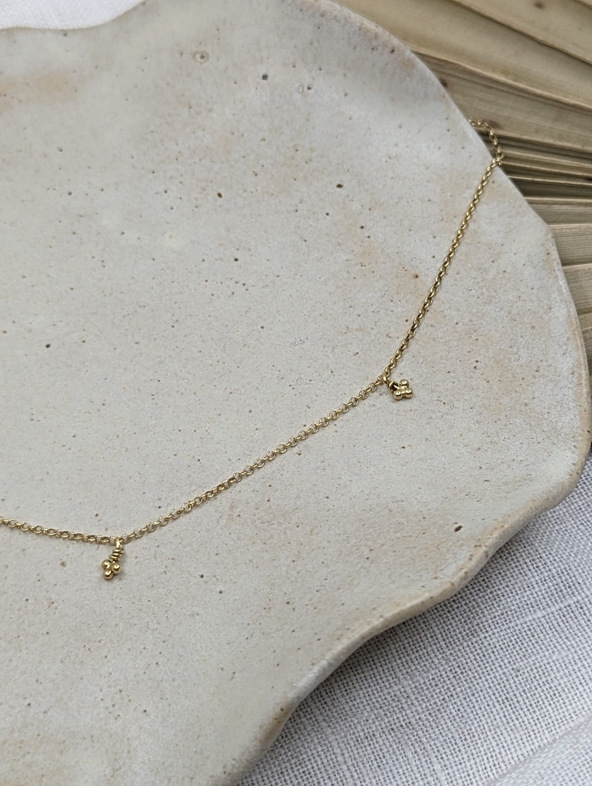 Milly-Maunder-Mini-Trio-Bubble-Pendant-Granules-Clover-Pebble-Charm-Chain-Necklace-Gold-Plated-18ct-Layering