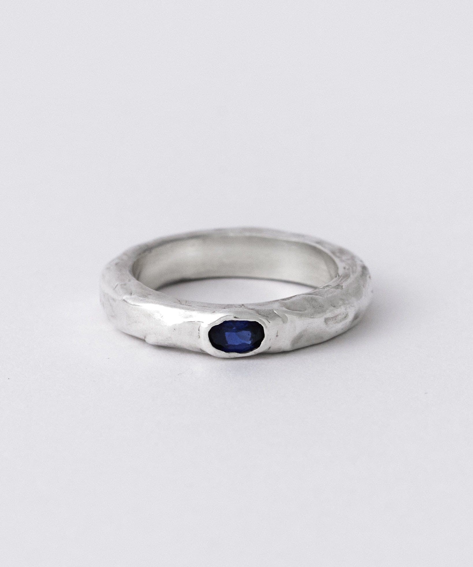 mono-flow-band-ring-KEYES-sterling-silver-band-ring-stacking-gemstone-single-stone-sapphire-blue-red-ruby-cool-timeless-gift-GOLDEN-Shopgolden.co-Curated-DemiFine-Jewellery-Brands