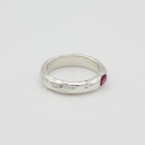 mono-flow-band-ring-KEYES-sterling-silver-band-ring-stacking-gemstone-single-stone-sapphire-blue-red-ruby-cool-timeless-gift-GOLDEN-Shopgolden.co-Curated-DemiFine-Jewellery-Brands