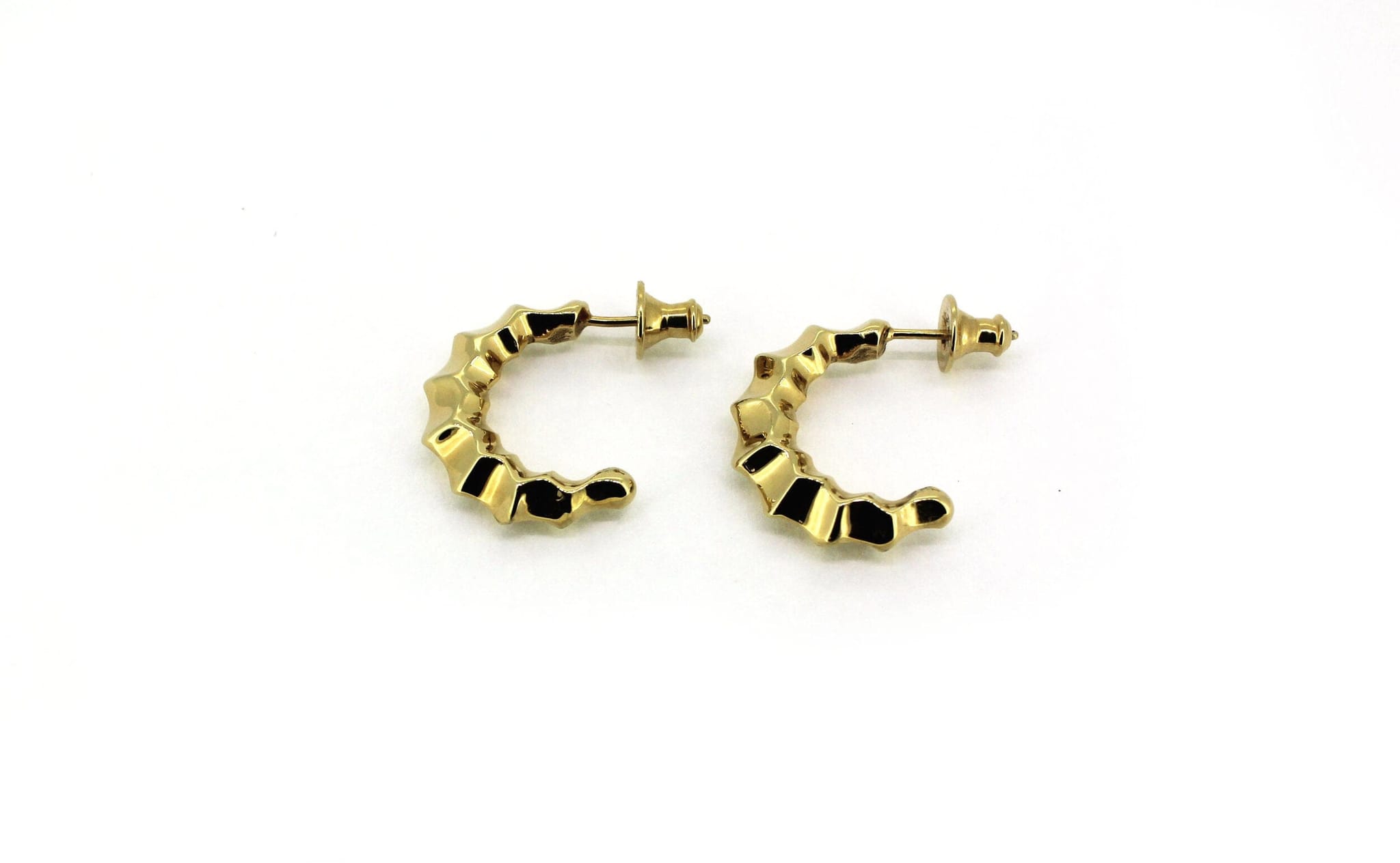 Tilly-Sudsbury-Ripple-Hoops-Hoop-Earrings-ribbed-textured-gold-vermeil