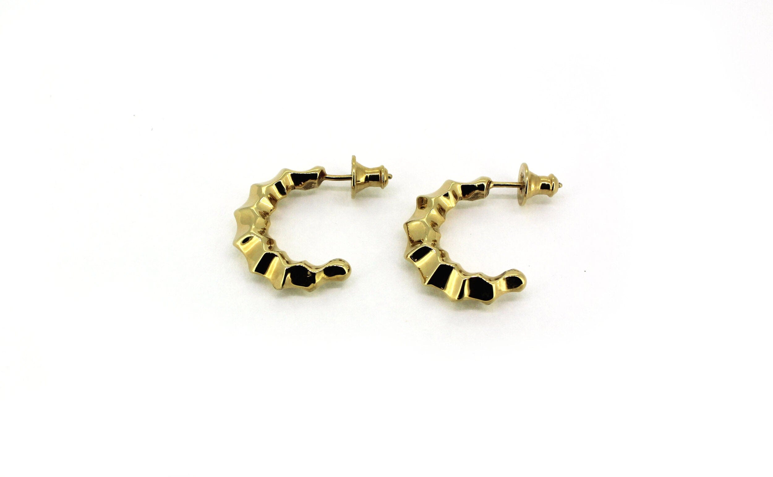 Tilly-Sudsbury-Ripple-Hoops-Hoop-Earrings-ribbed-textured-gold-vermeil