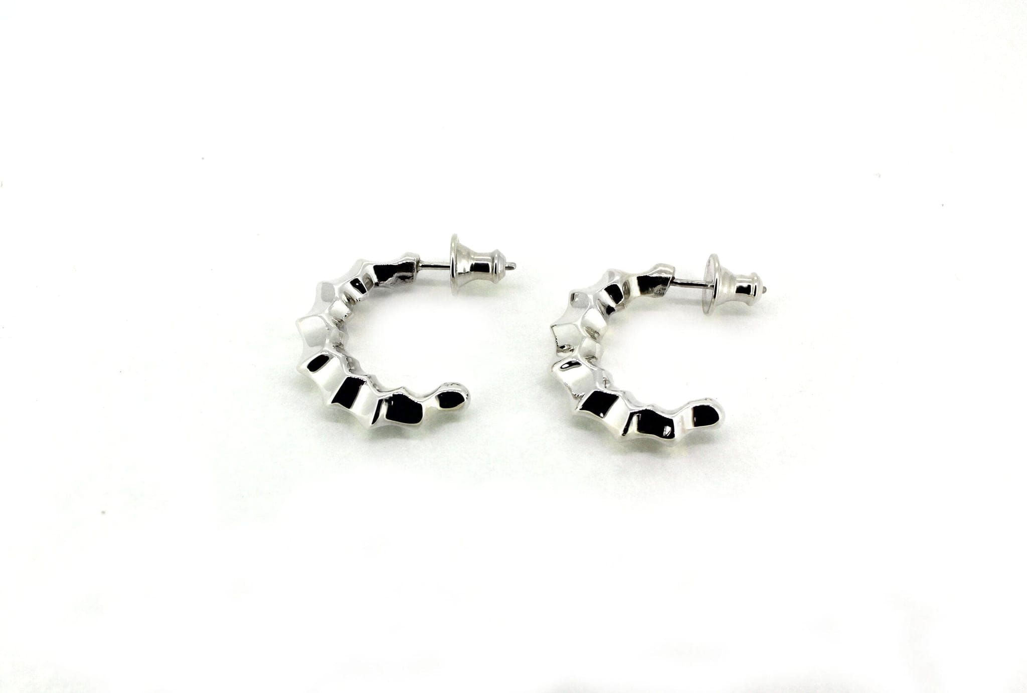 Tilly-Sudsbury-Ripple-Hoops-Hoop-Earrings-sterling-silver-ribbed-textured