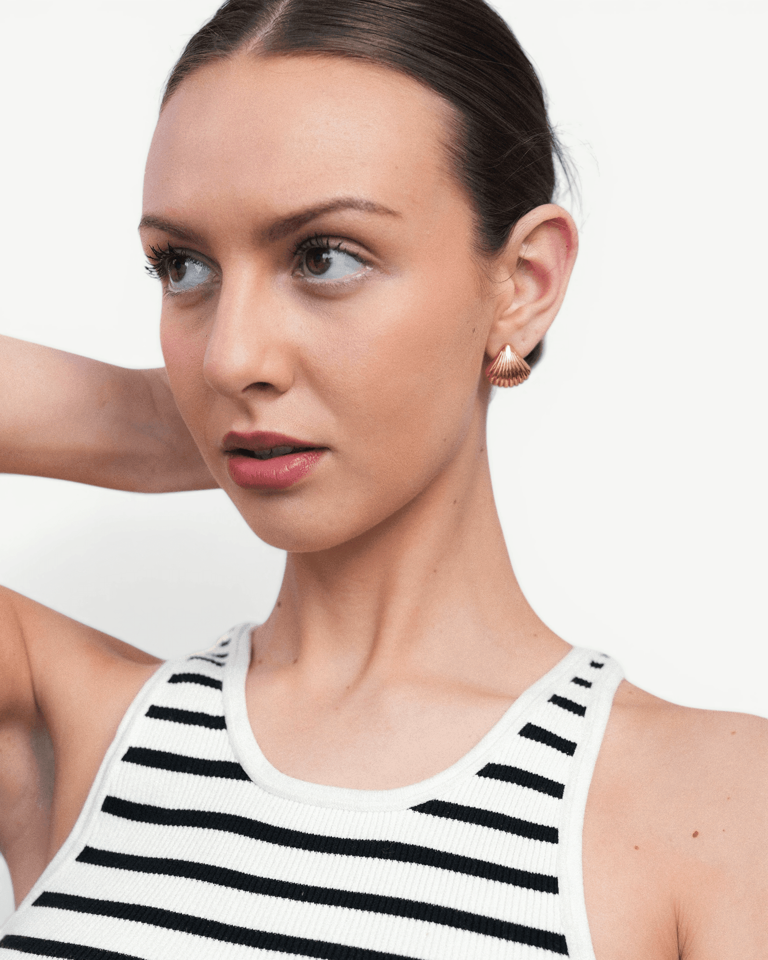 Shell Ear Studs - Golden