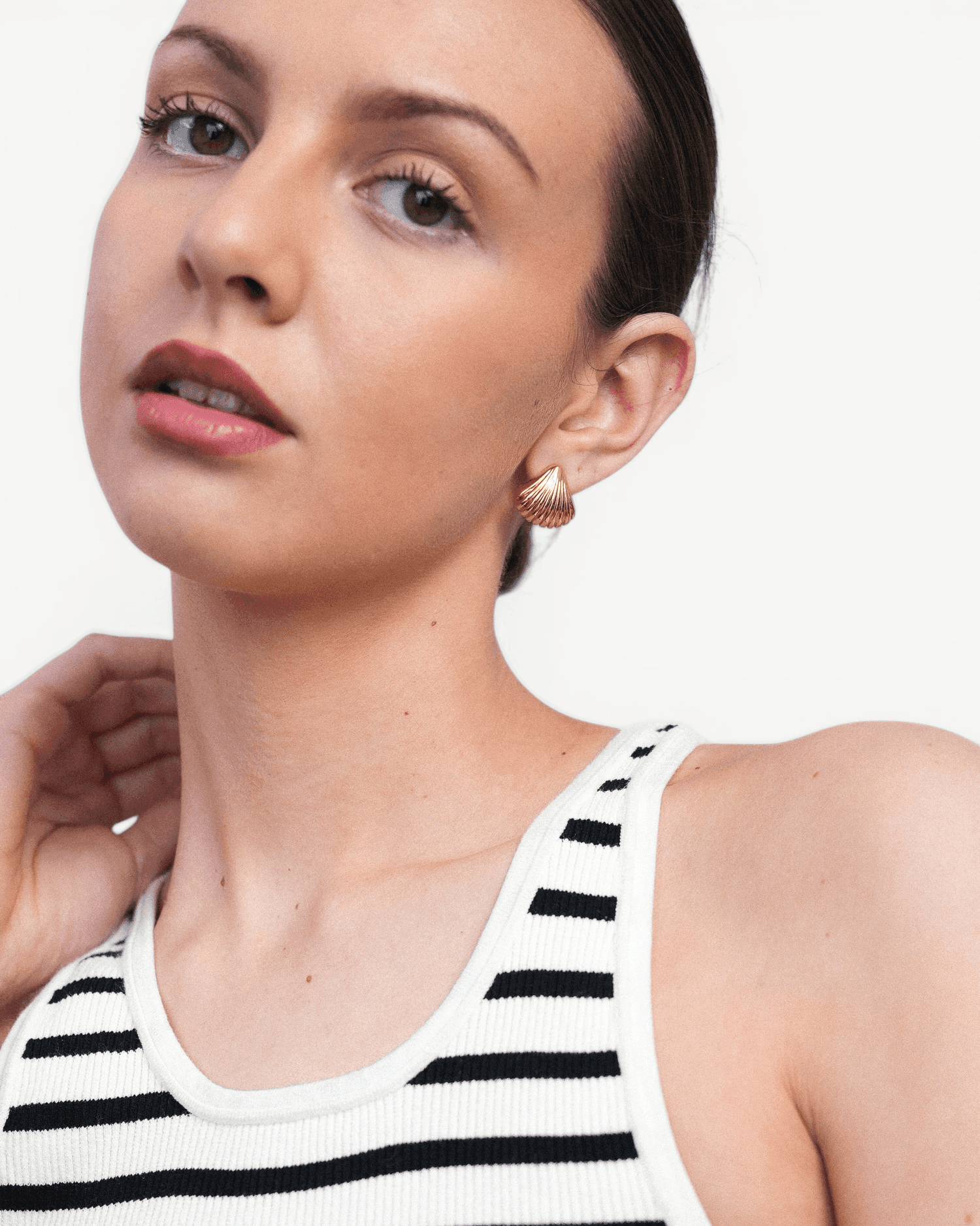 Shell Ear Studs - Golden