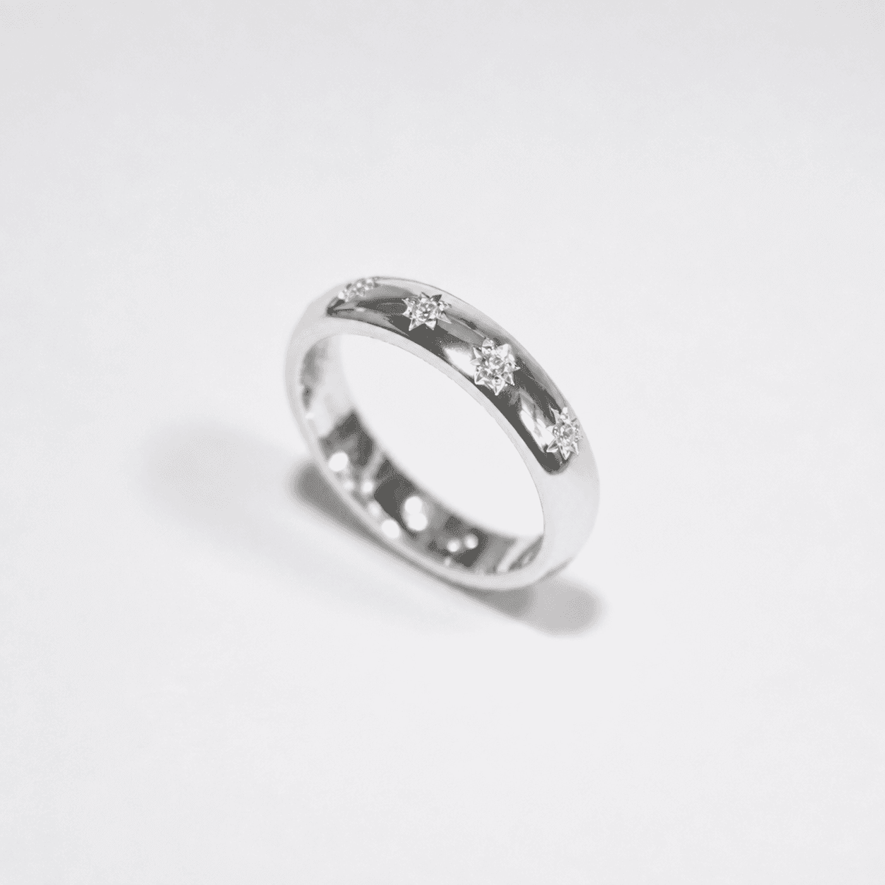 Blume-Jewellery-Sterling-Silver-Star-Set-Lab-Diamond-Stars-Band-Solitaire-Gemstone-Band-Sacking-Everyday-Wedding-Ring-Handmade-UK-Contemporary-Jewellery