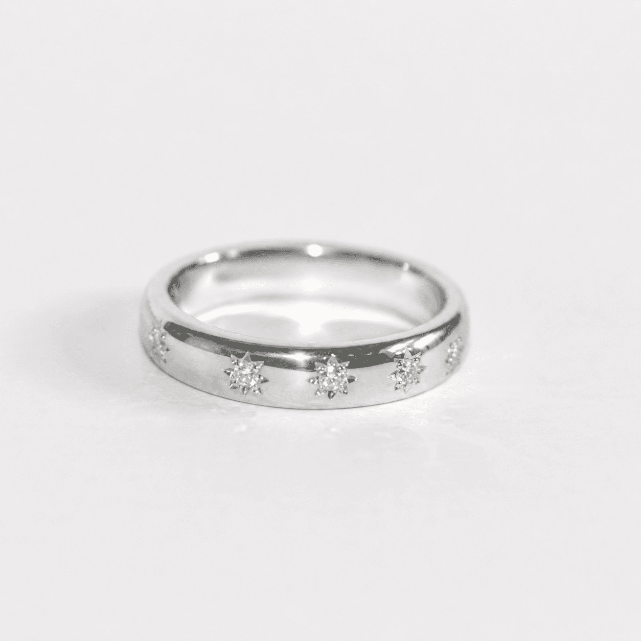 Blume-Jewellery-Sterling-Silver-Star-Set-Lab-Diamond-Stars-Band-Solitaire-Gemstone-Band-Sacking-Everyday-Wedding-Ring-Handmade-UK-Contemporary-Jewellery