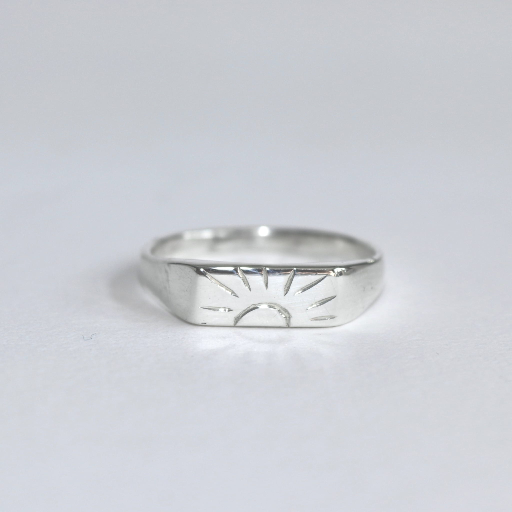 Blume-Jewellery-Sunset-Sterling-silver-signet-ring-chunky-Classic-everyday-hand-engraved-sun-design-motif-jewellery-timeless