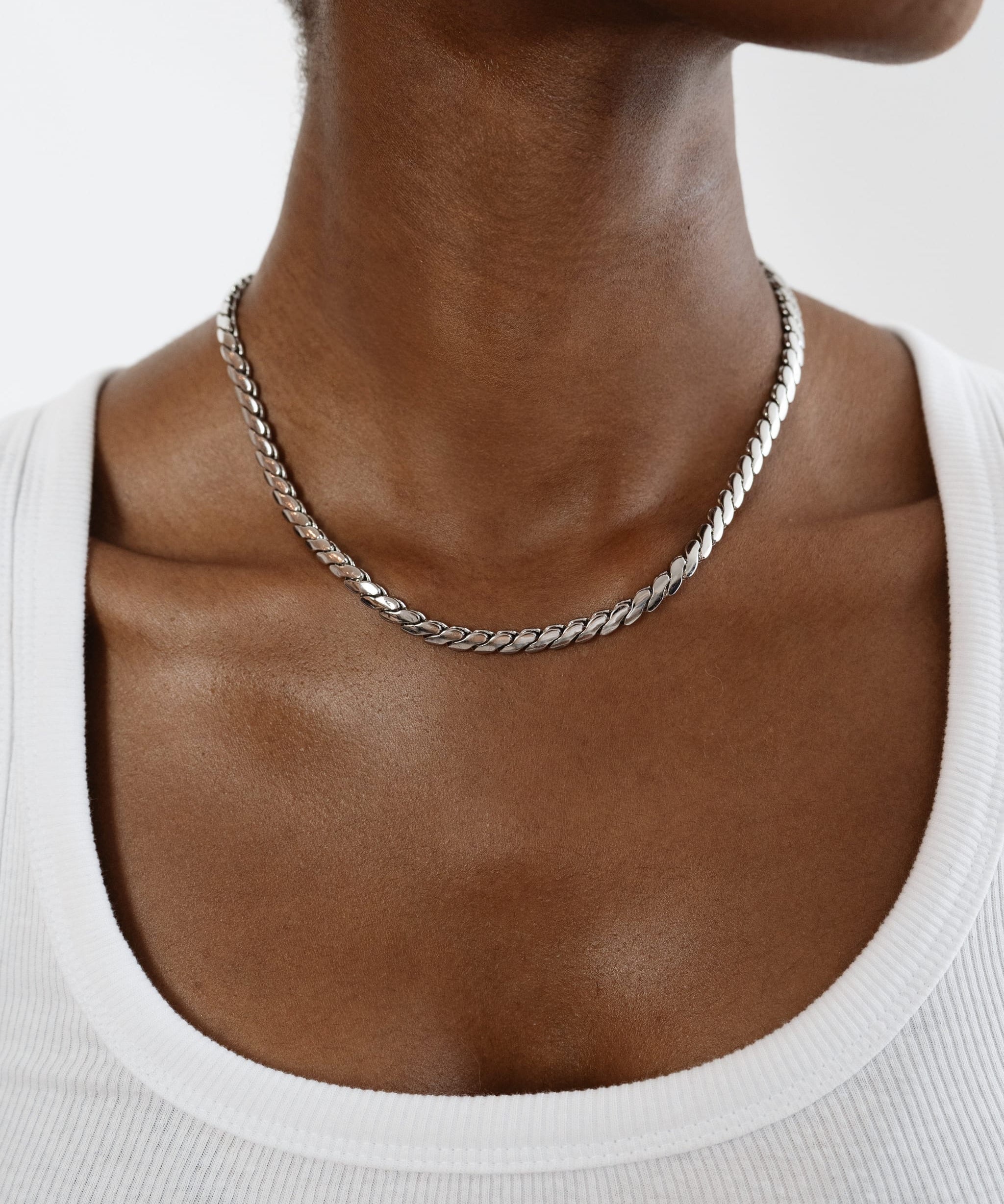 Miss-Cecilia-London-Soho-Necklace-Silver-Rhodium-Plated-Chunky-Twisted-Vintage-Inspired-Chain-Statement-Everyday-Jewellery-Demi-Fine-Cool-Contemporary-Timeless-Elegant