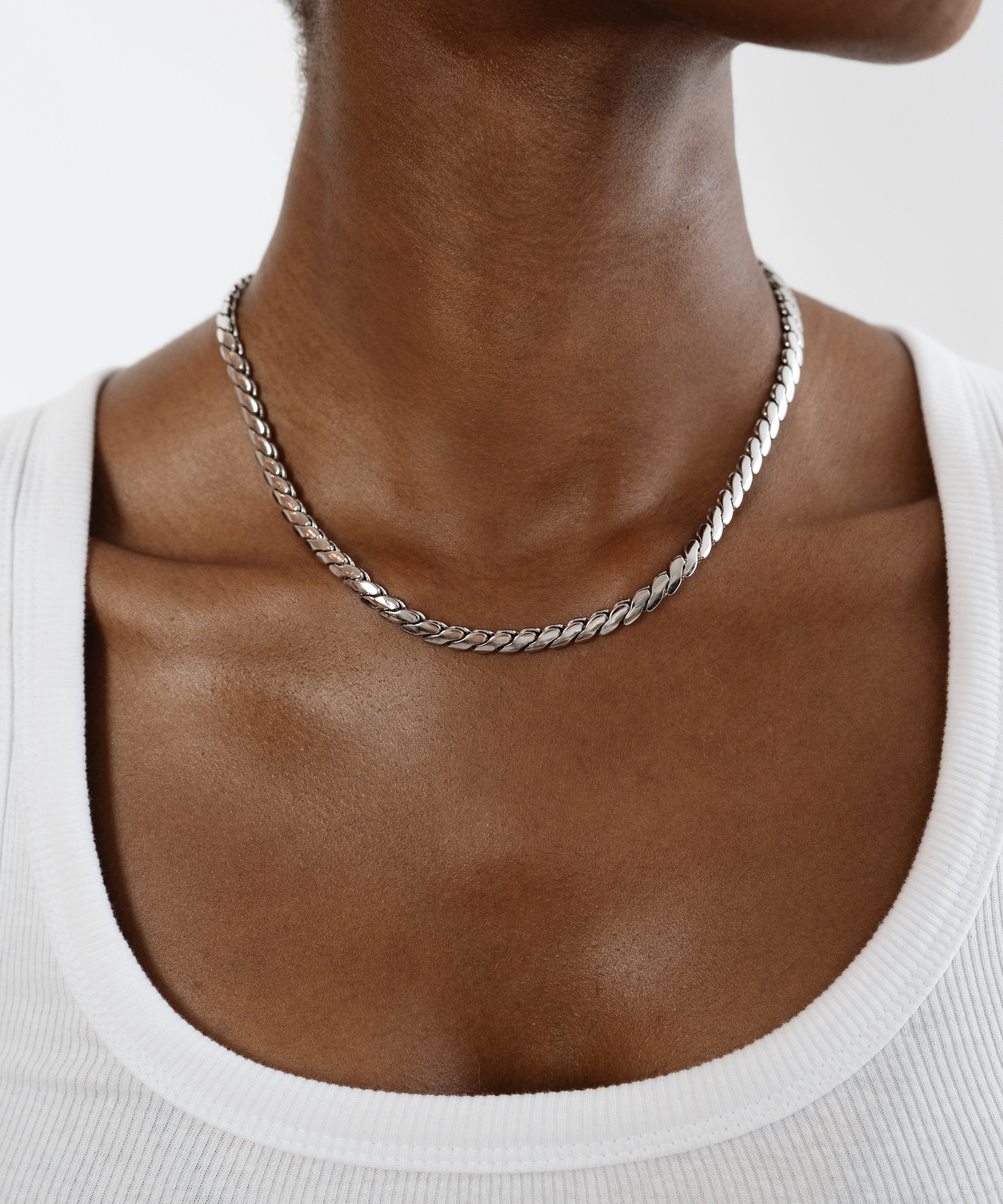 Miss-Cecilia-London-Soho-Necklace-Silver-Rhodium-Plated-Chunky-Twisted-Vintage-Inspired-Chain-Statement-Everyday-Jewellery-Demi-Fine-Cool-Contemporary-Timeless-Elegant