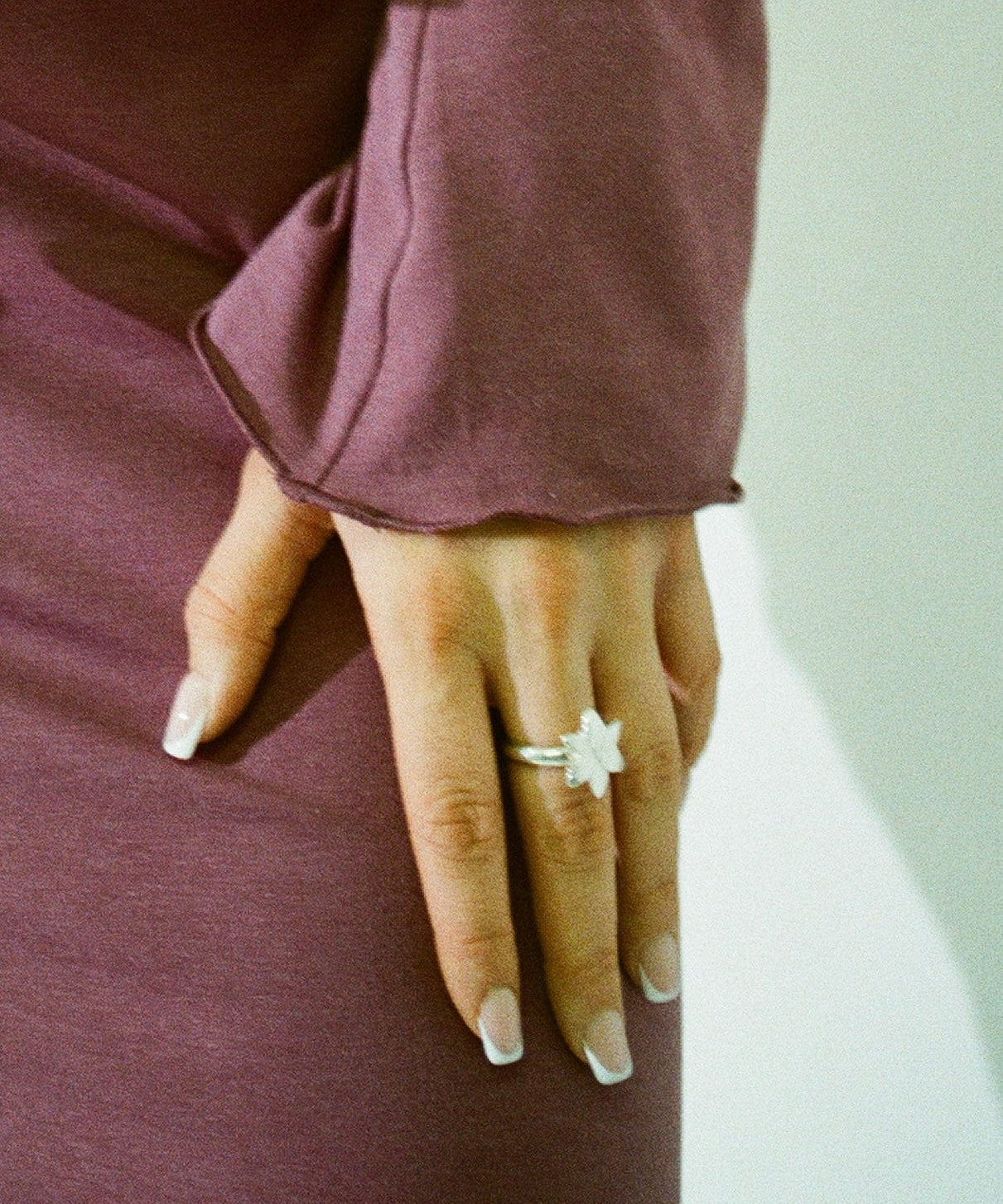 Squeeze-Jewellery-Stargazer-Flower-Ring-Gold-Silver-Sky-Blue-Vanilla-Cream-Oriental-Lily-Statement-Cocktail-Ring-Cute-Jewellery