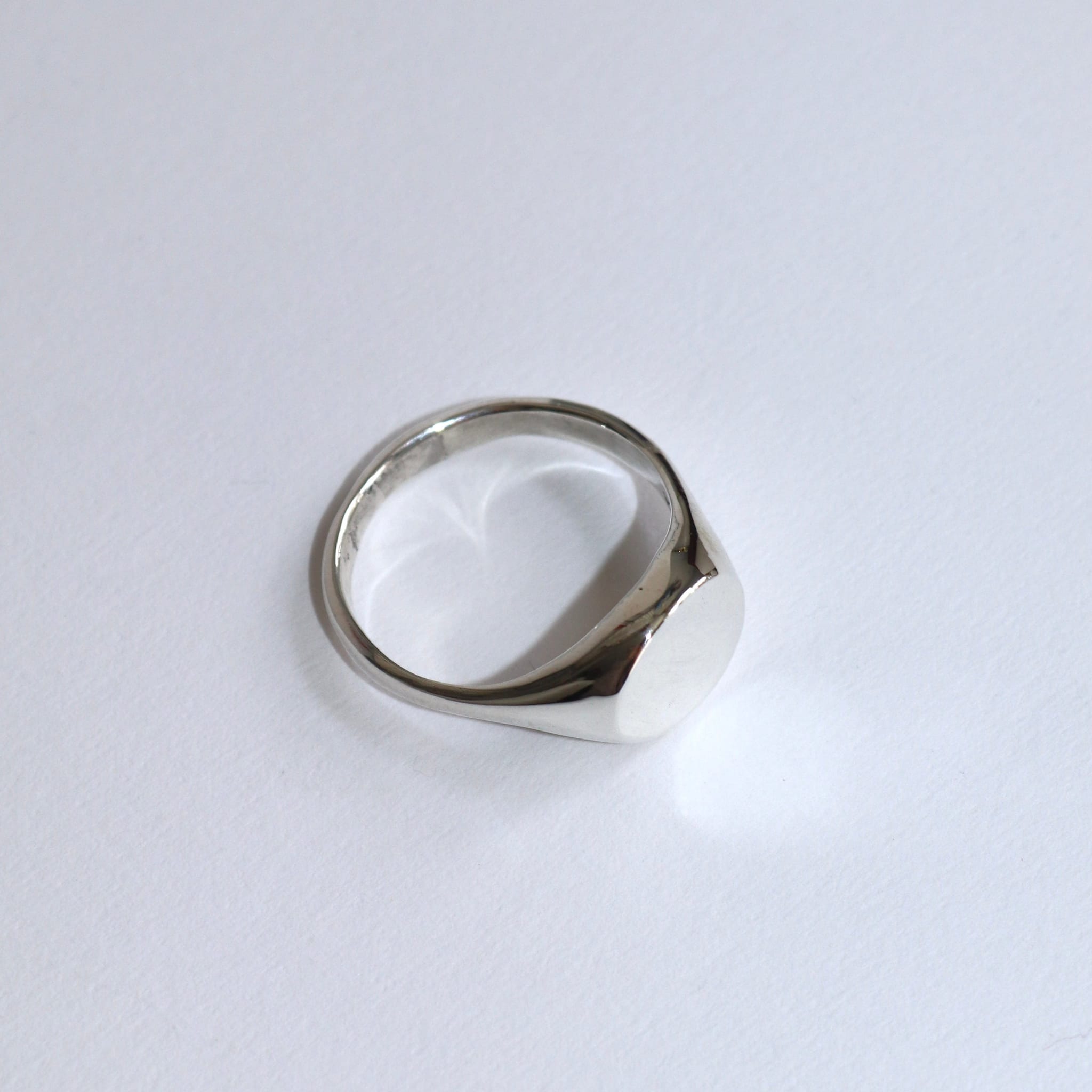 Blume-Jewellery-The-Blume-Signet-Ring-Classic-Timeless-Everday-Round-Signet-Ring-Vintage-Inspired-Easy-Effortless-Jewellery-Handmade-Pinky-Band-Cool-UK