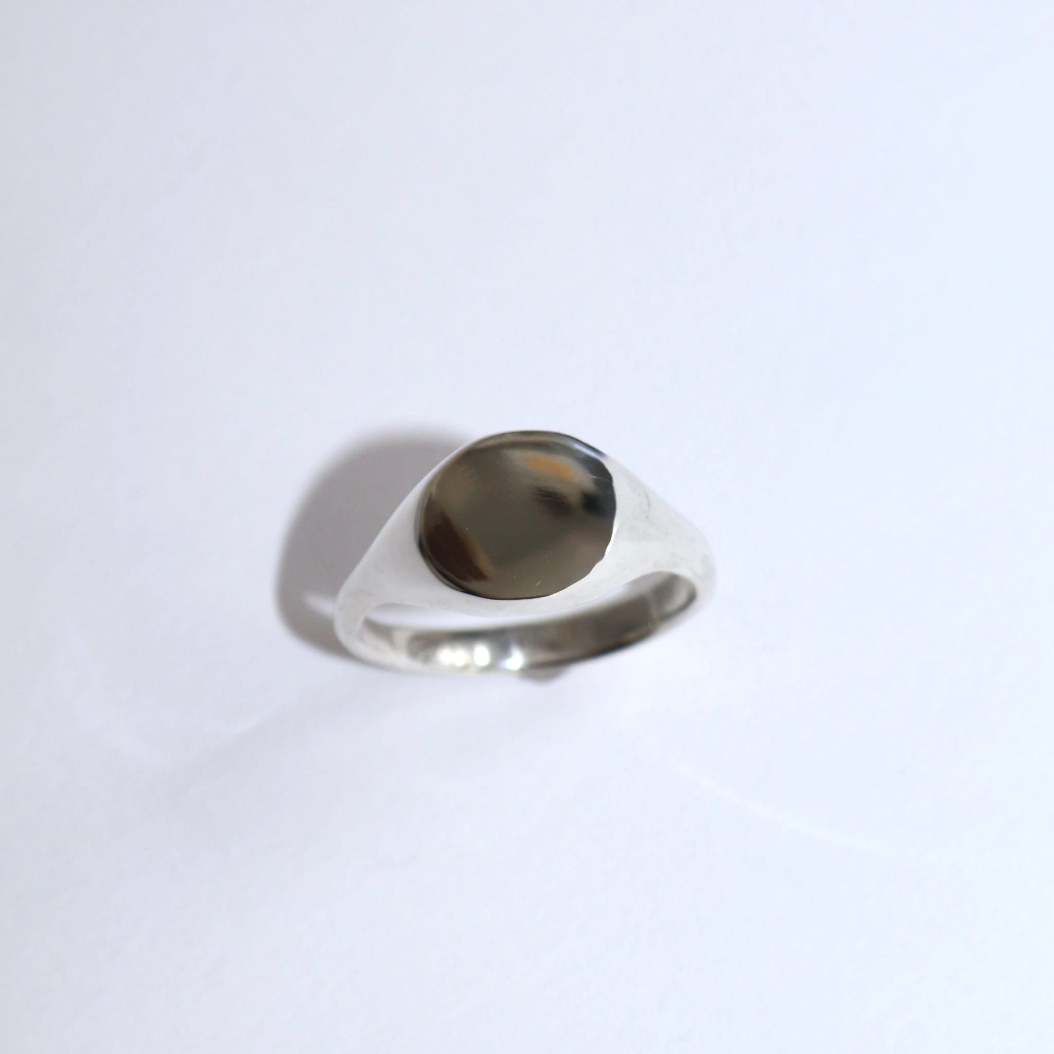 Blume-Jewellery-The-Blume-Signet-Ring-Classic-Timeless-Everday-Round-Signet-Ring-Vintage-Inspired-Easy-Effortless-Jewellery-Handmade-Pinky-Band-Cool-UK