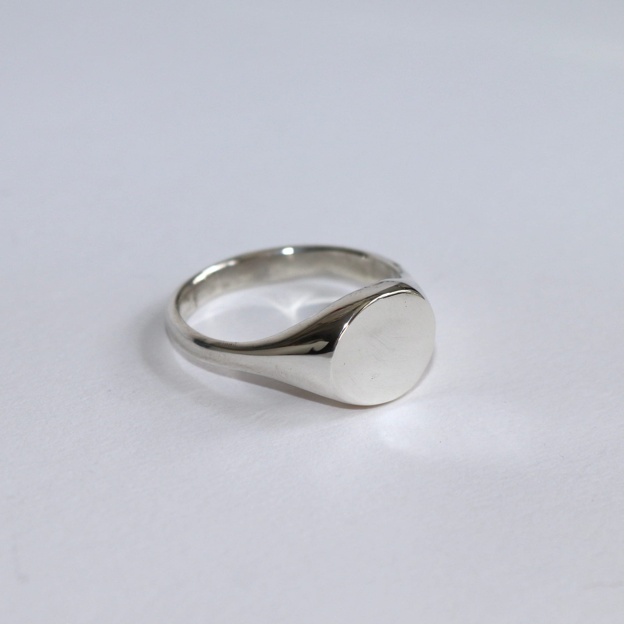 Blume-Jewellery-The-Blume-Signet-Ring-Classic-Timeless-Everday-Round-Signet-Ring-Vintage-Inspired-Easy-Effortless-Jewellery-Handmade-Pinky-Band-Cool-UK