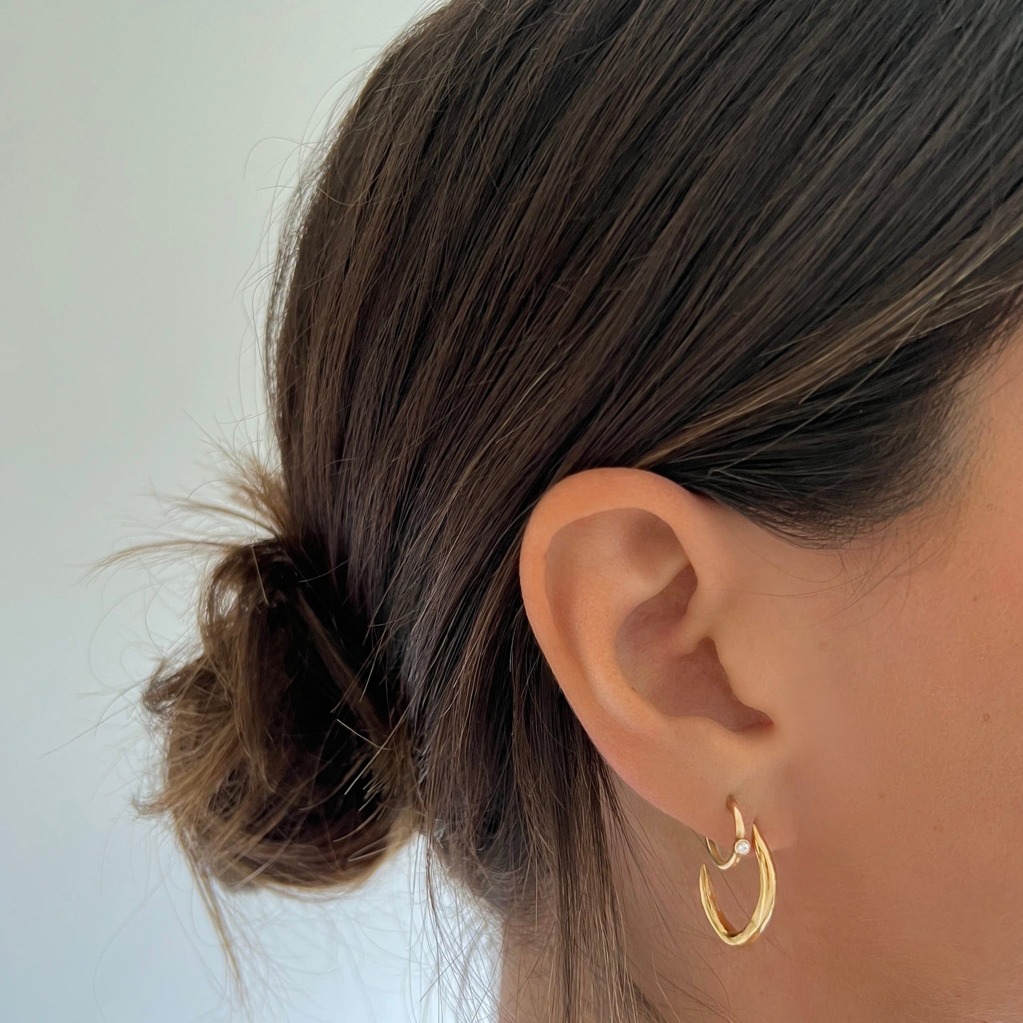 Tory-Long-The-Hoop-Gold-Vermeil-White-Sapphire-Diamond-Hoops-Earrings-Sleek-Minimal-Stacking