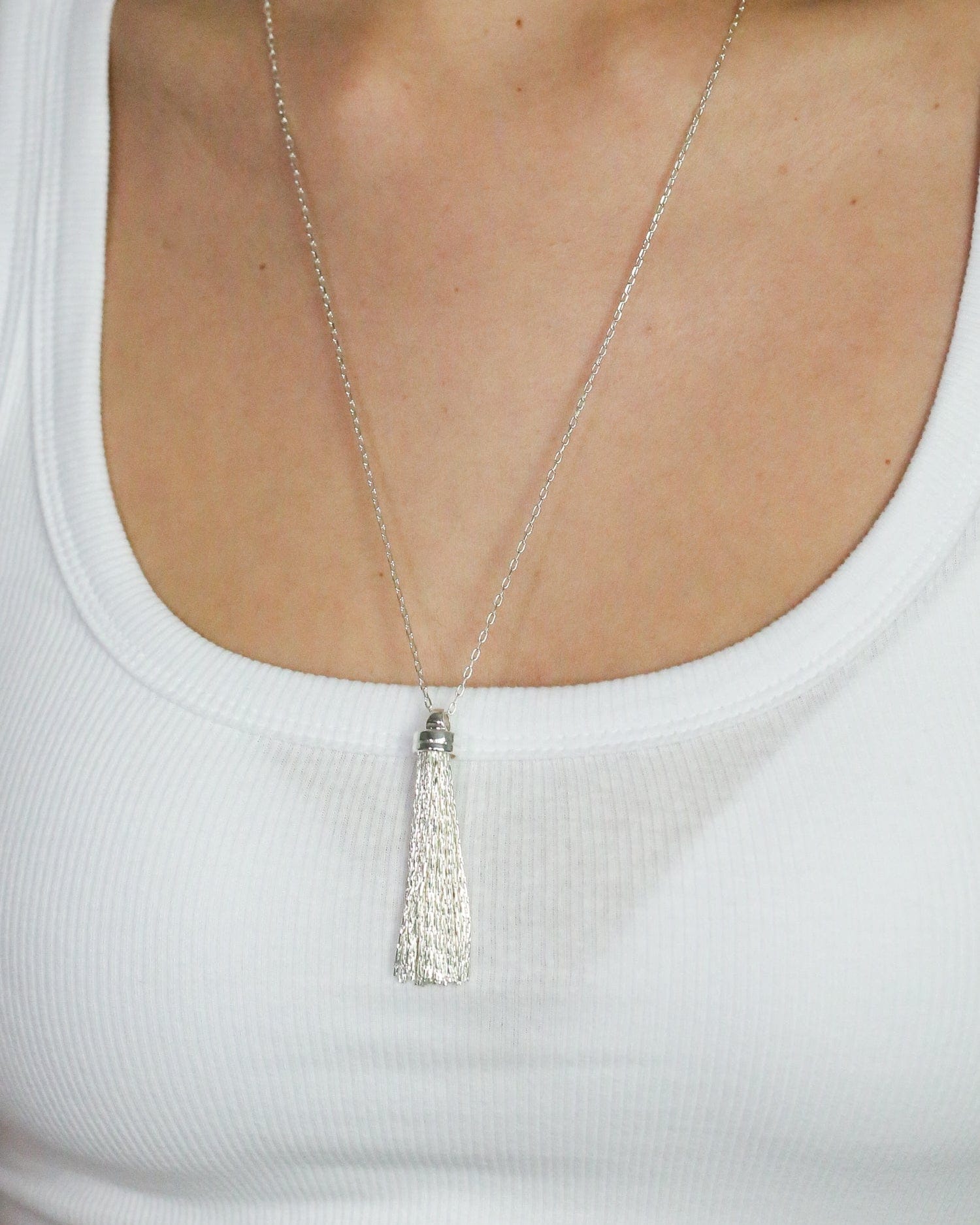 The Tassel Drop Necklace - Golden