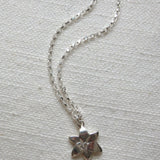 Squeeze-Jewellery-London-Tiny-Ghost-Chunky-Chain-Flower-Pendant-Lily-Necklace-GOld-Silver-Vanilla-Cream-Statement-Cool-Cute-Jewellery