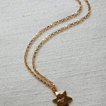 Squeeze-Jewellery-London-Tiny-Ghost-Chunky-Chain-Flower-Pendant-Lily-Necklace-GOld-Silver-Vanilla-Cream-Statement-Cool-Cute-Jewellery