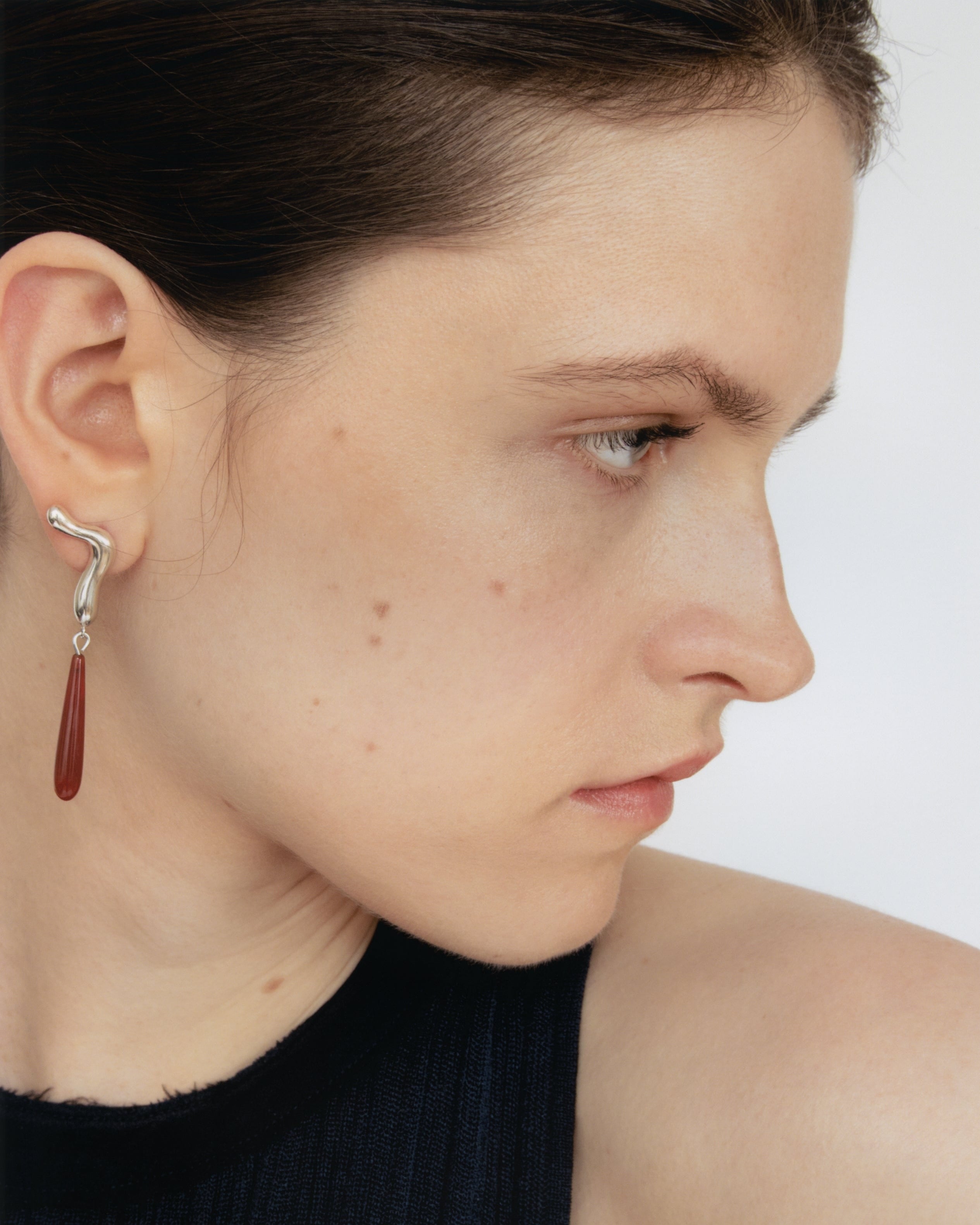 Carolina-de-barros-URUTU-earrings-sterling-silver-gold-plated-red-carnelian-stone-gemstone-cool-statement-dangle-wave-contemporary-demifine-stylish-earring