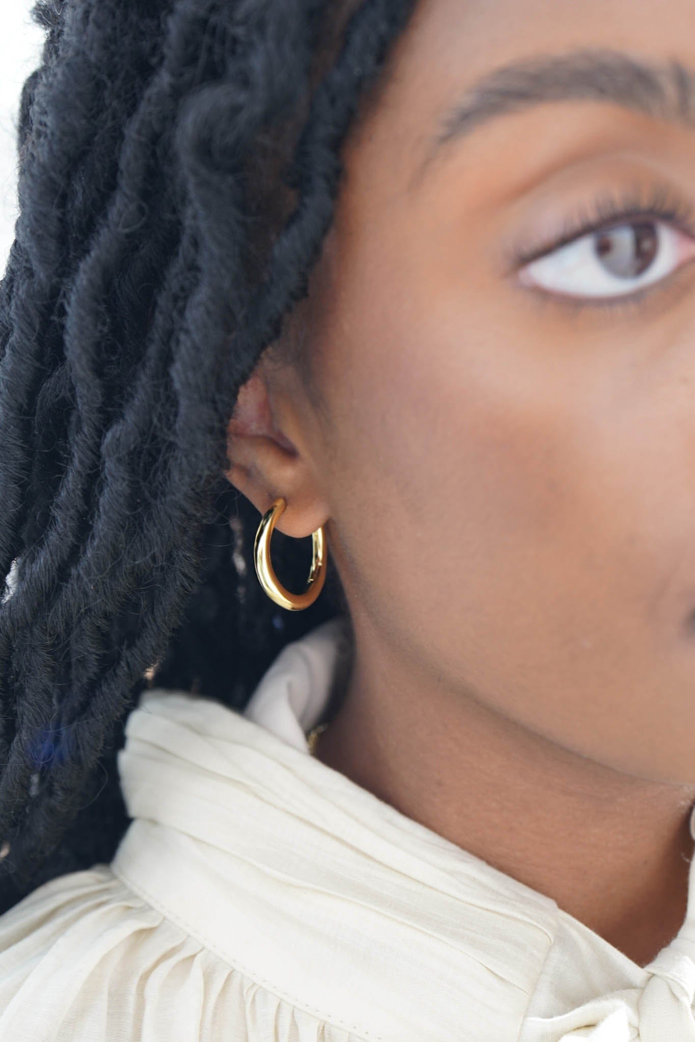 Junk-Jewels-large-wobbly-Chunky-hoop-earrings-Hoops-gold-silver